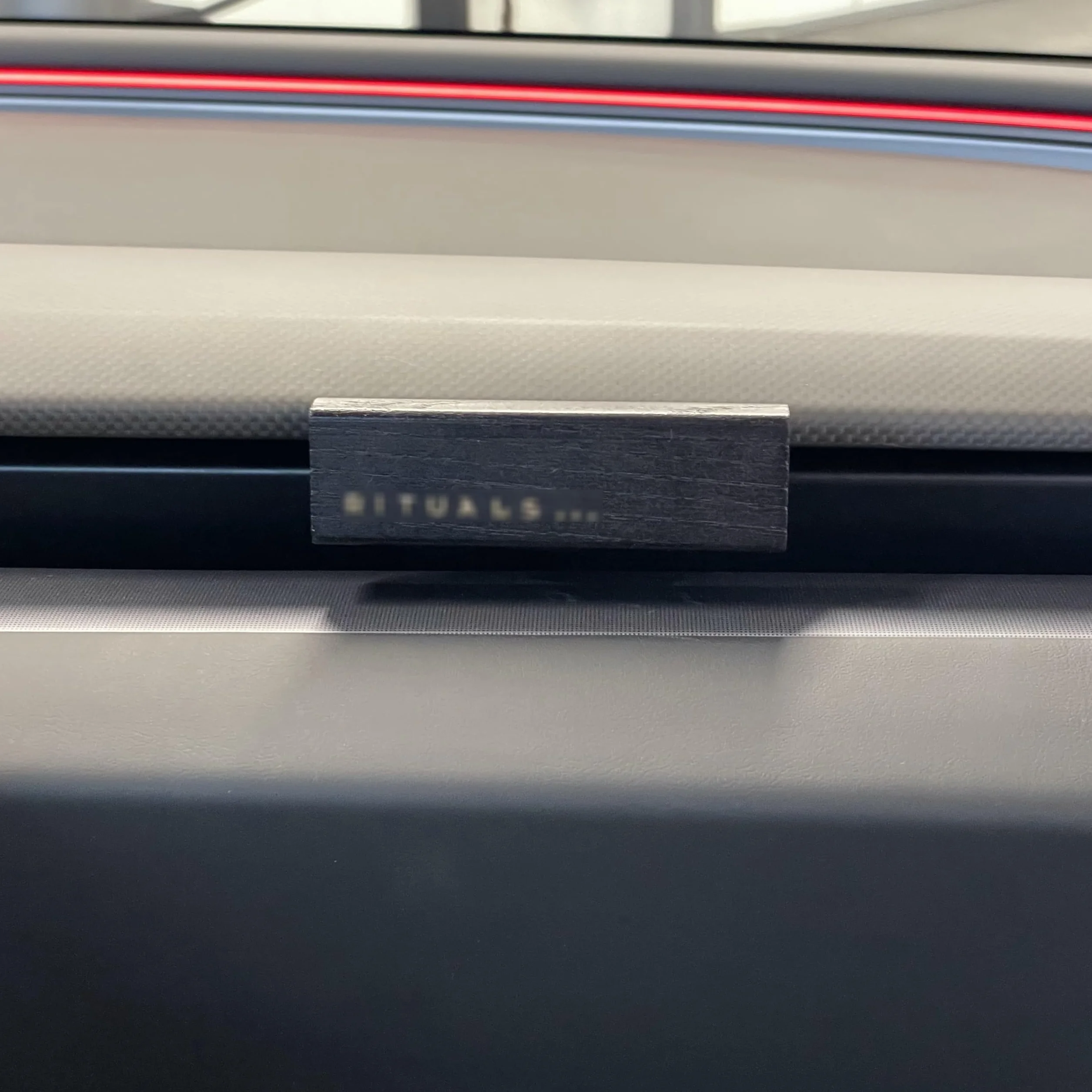 Klips do perfum kompatybilny z Rituals Car Air Freshener – pasuje do Tesla Model 3/Y szczeliny wentylacyjnej, zapachu samochodu, perfum, wentylacji, odświeżacza powietrza, zapach do pomieszczeń (nowy
