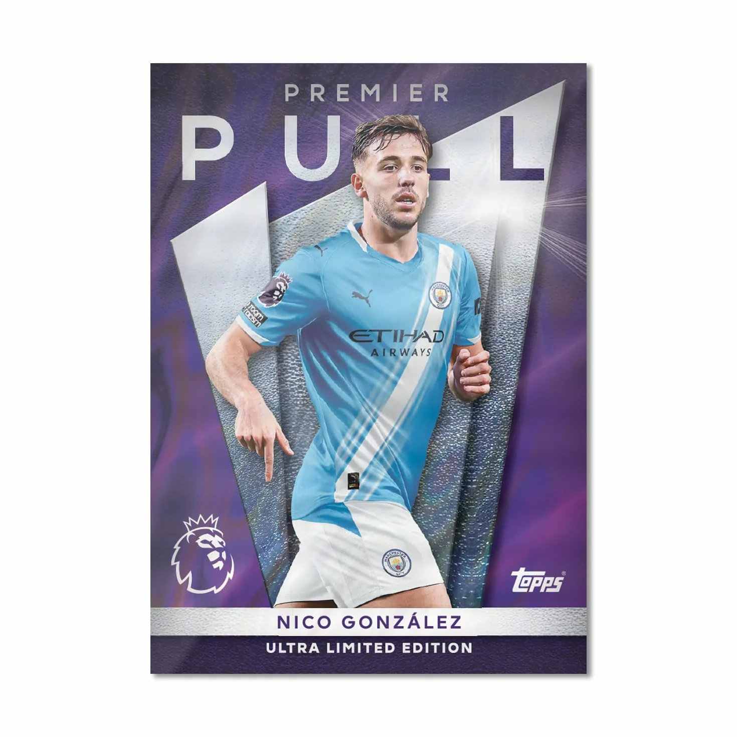 Topps Premier League 2026 - edycja debiutancka - Super Tin #3. Zawiera 50 kart Plus 3 karty LE Hall of Fame
