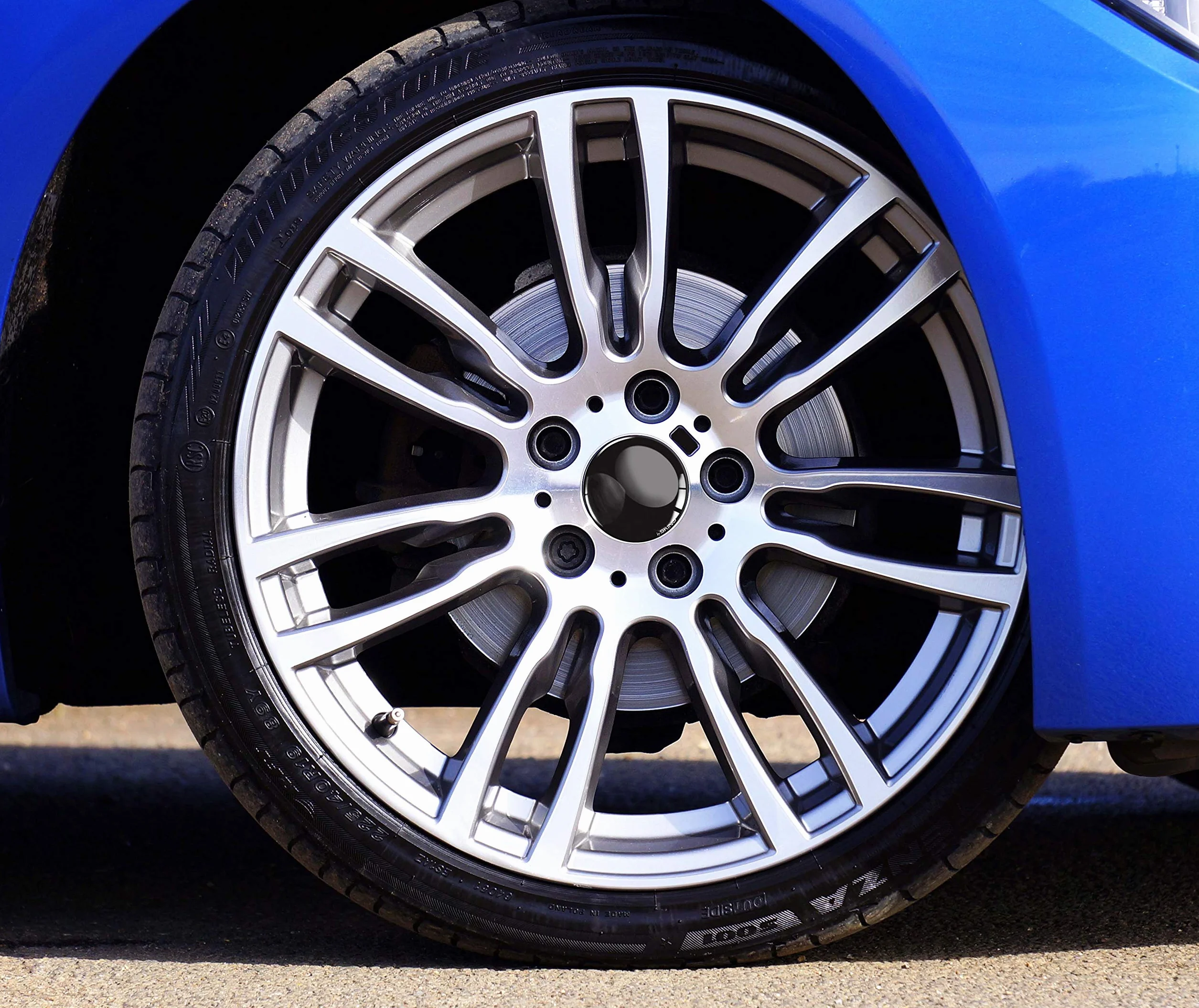 Naklejki centrujące 4 x 65 mm DOMED 3D czarny połysk do centra kołpaków na piasty auto logo