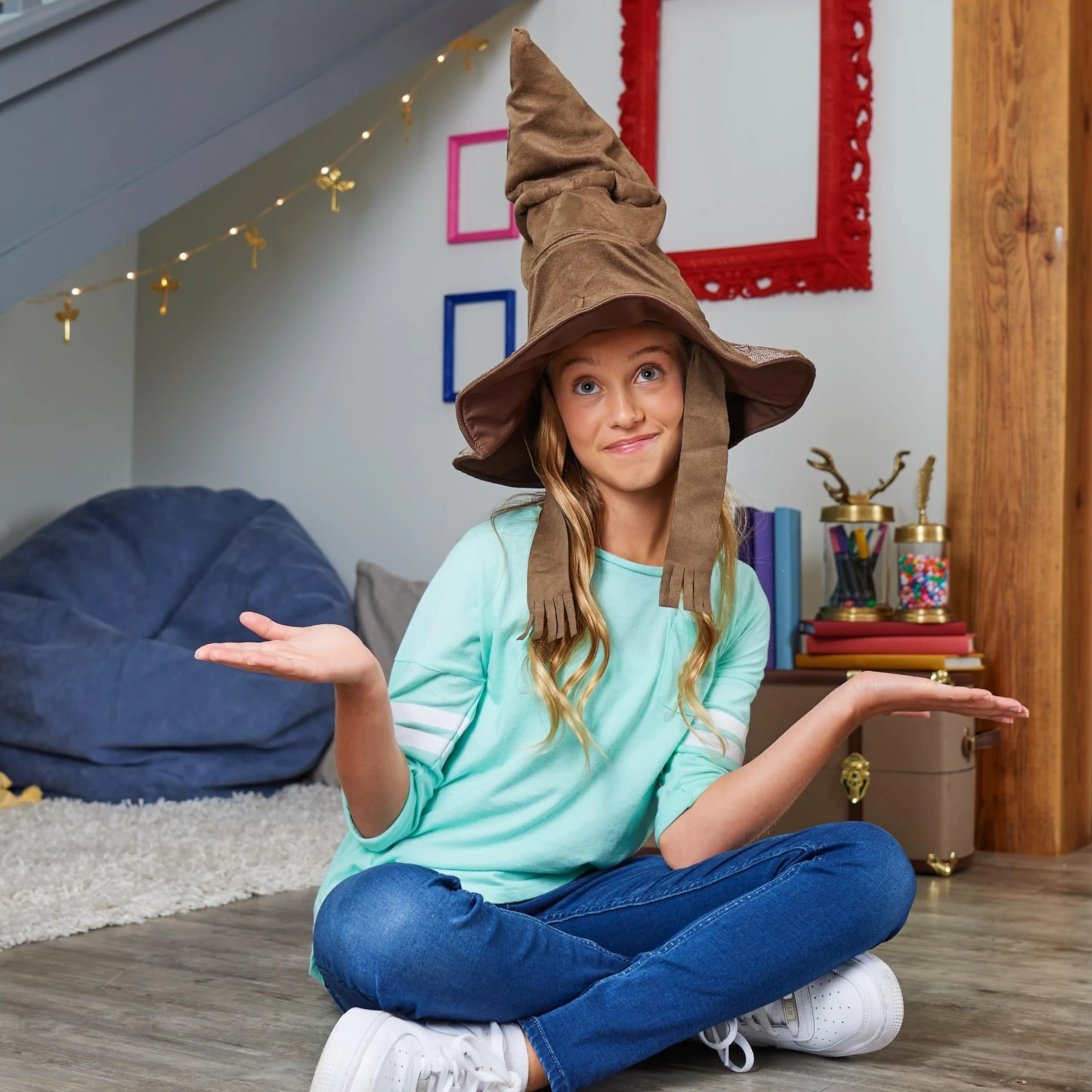 Wizarding World, Talking Sorting Hat with 15 Phrases for Harry Potter Pretend Play Kids’ Fancy Dress Role Play Toys for Ages 5 and up