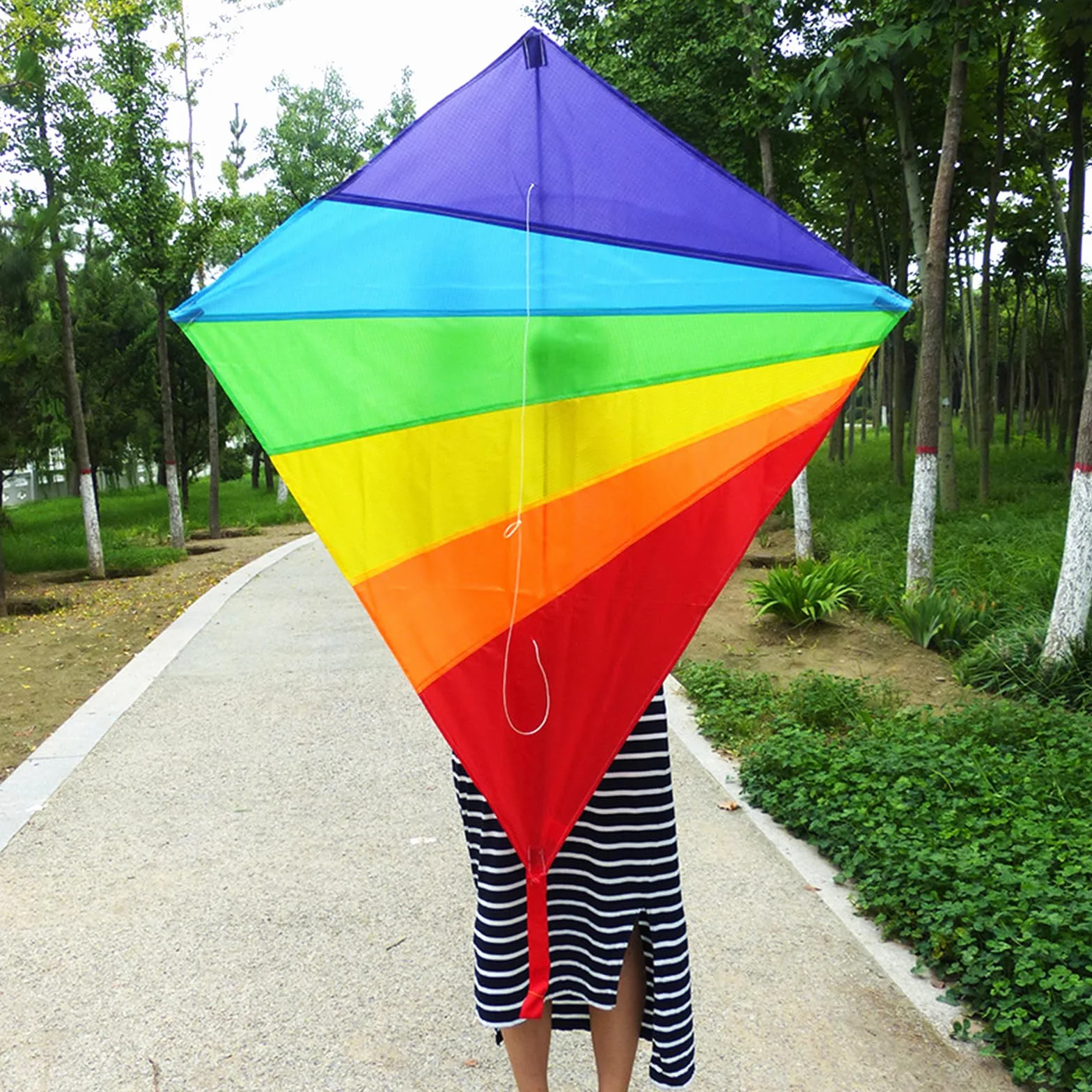 LEMONSTONE Latawiec dla dzieci i dorosłych, 120 x 100 cm, tęczowy diament, smok ze sznurkiem o długości 50 m i ogonami w paski, idealny dla początkujących