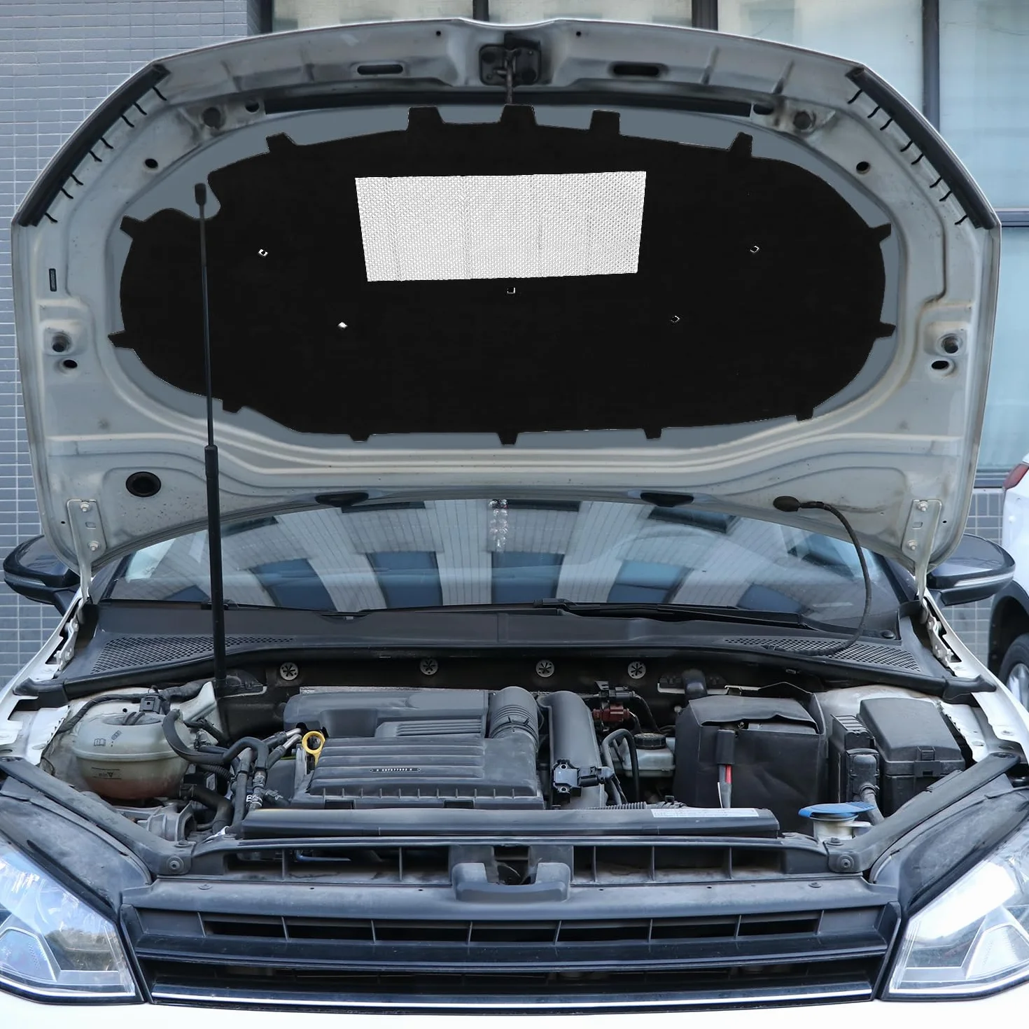 Mata izolacyjna do maski silnika VW Golf 6 z klipsami QWORK®
