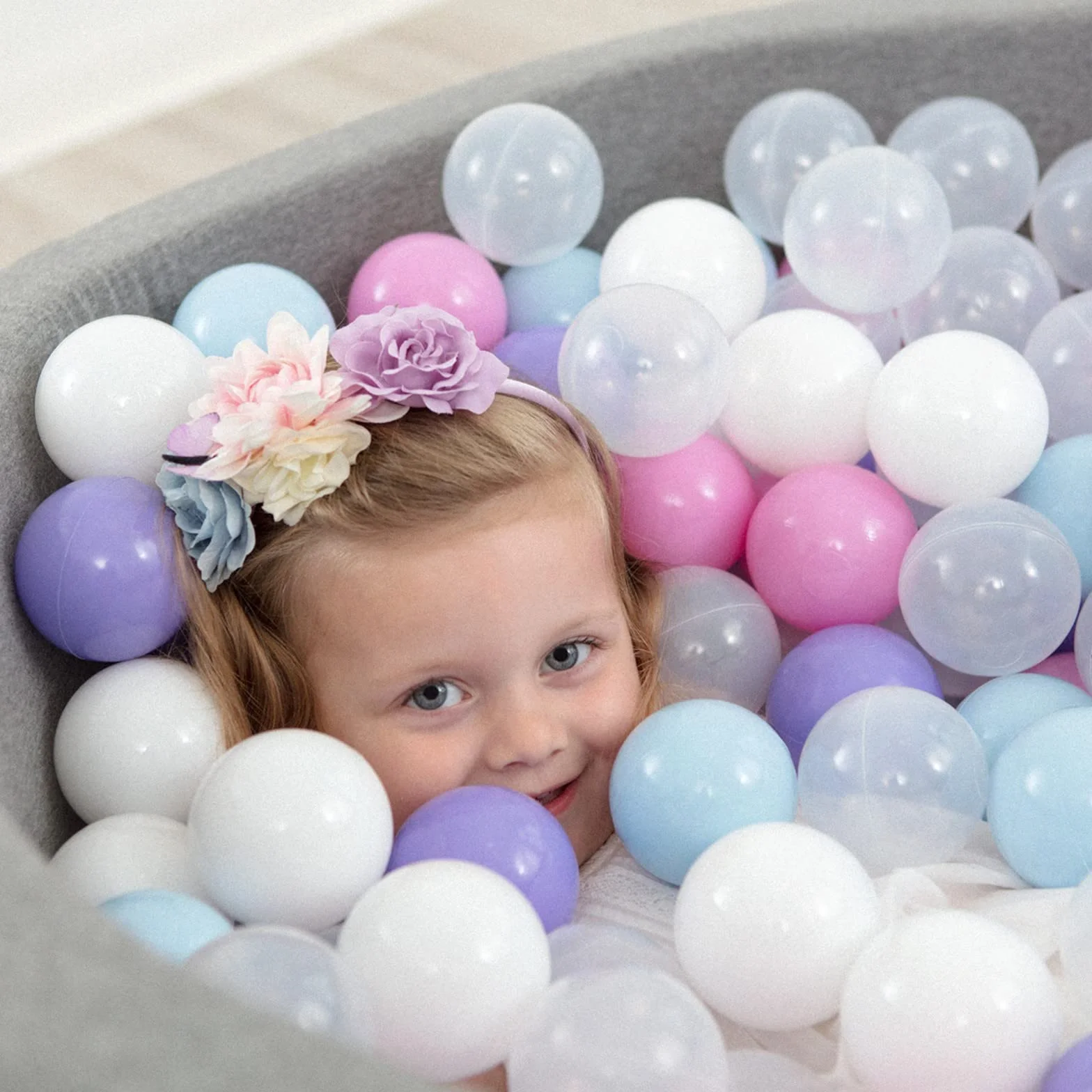 MISIOO Wielokolorowe Kulki do Basenu 100 Sztuk - Ø 6 cm - Plastikowe, Wykonane w 100% z LDPE - Zabawka Niemowlęca - Czerwono/Zielono/Niebiesko/Żółte