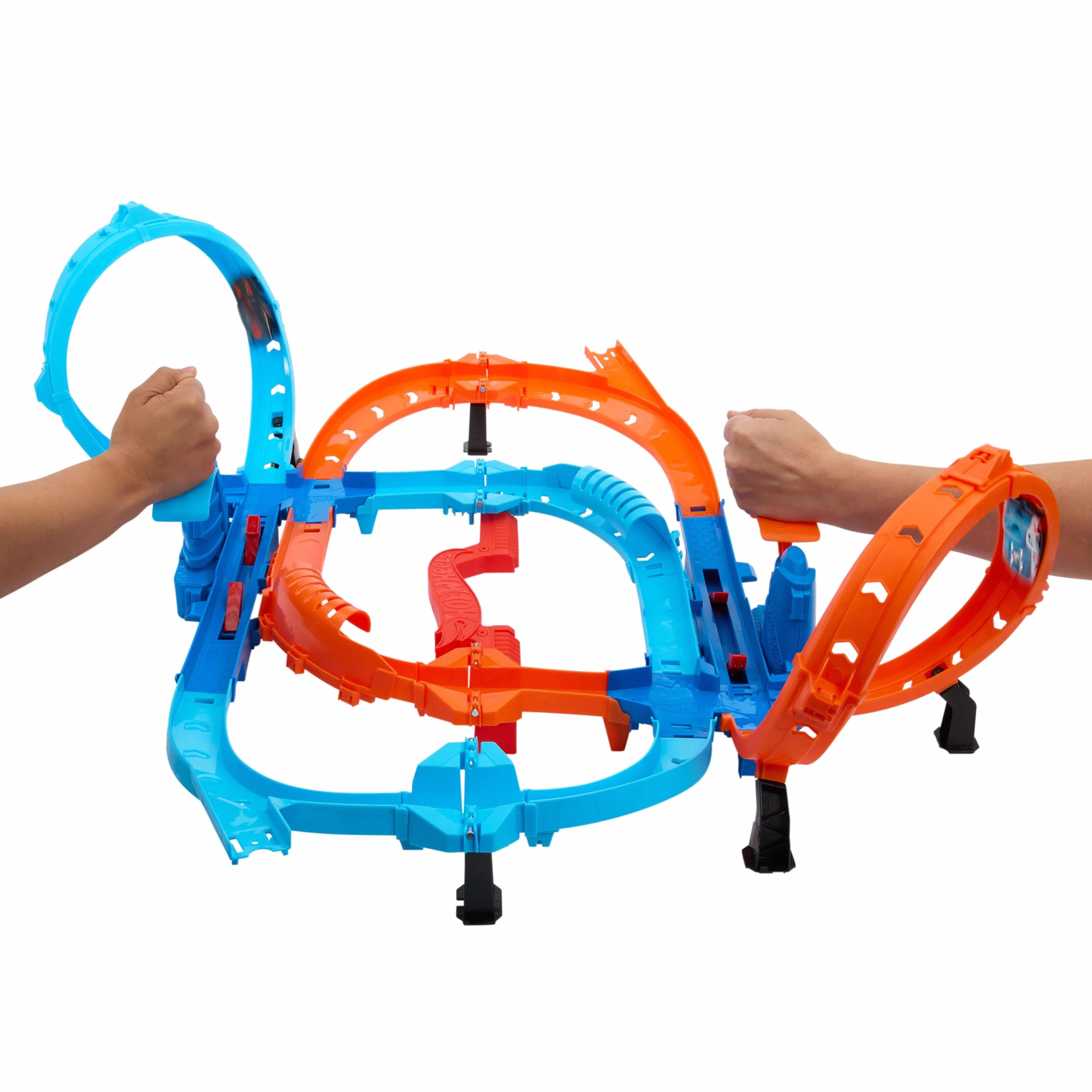Hot Wheels Ultra Hots Pojedynek z turboprzyspieszeniem Zestaw do zabawy + 2 samochody w skali 1:64, tory wyścigowe i popisy kaskaderskie z 2 wyrzutniami, HXR71