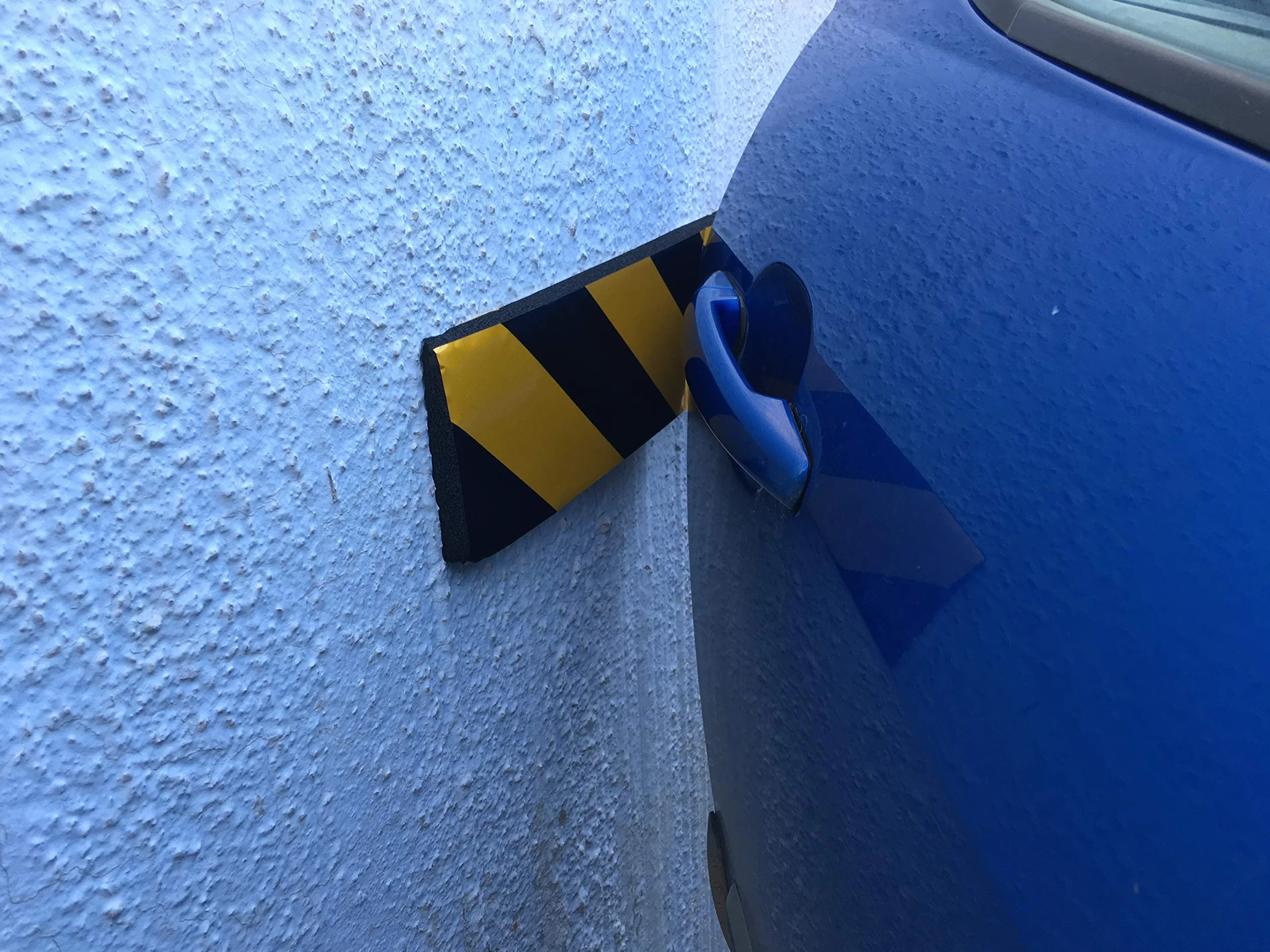 4 x piankowe zderzaki do ochrony ścian garażu i drzwi samochodowych na parkingach i magazynach, 44 x 10 x 1,5 cm, czarno-żółte)