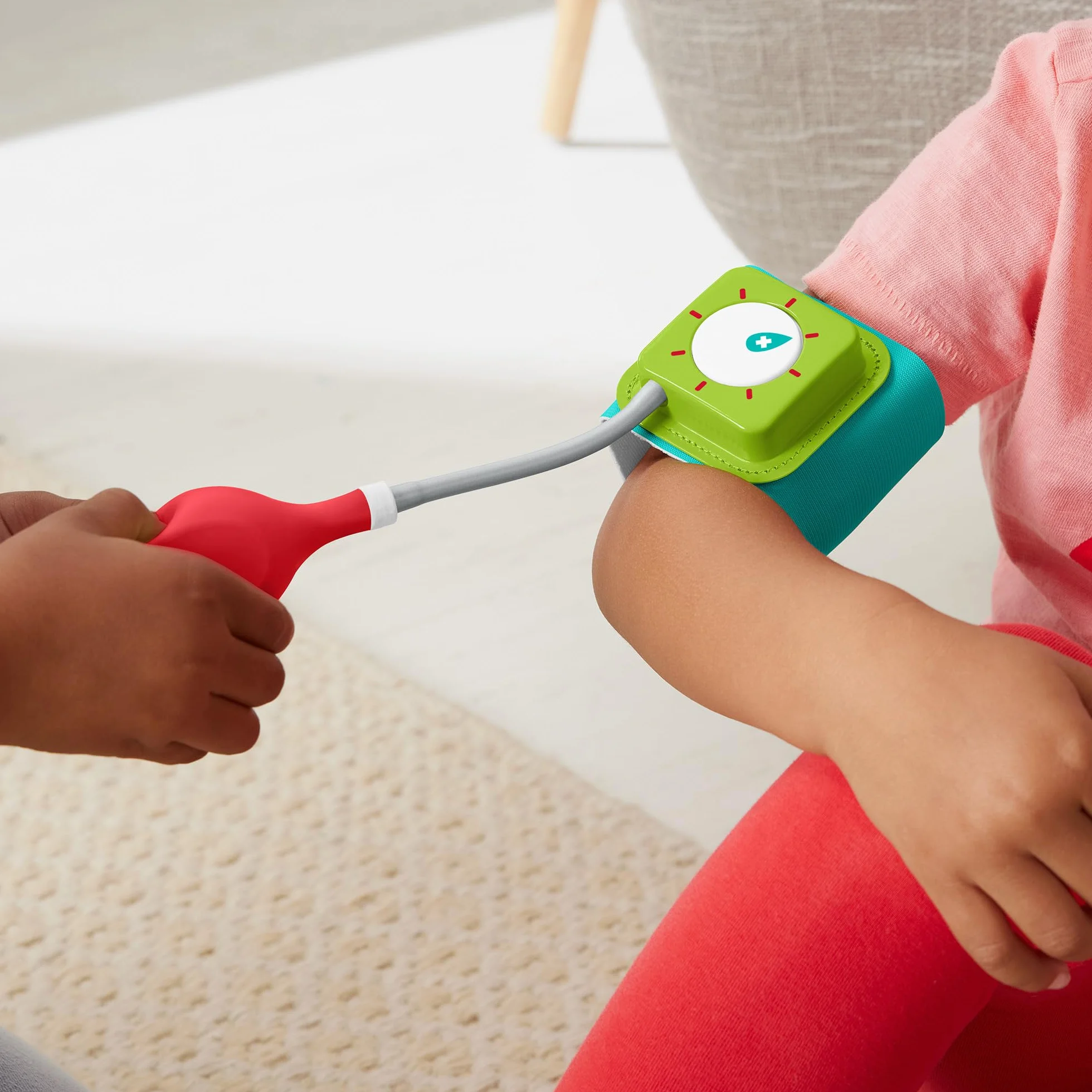 Fisher-Price Zestaw Mały Doktor Torba Kreatywna zabawka z 7 elementami do zabawy w lekarza dla 3 latków i starszych dzieci, HYH26
