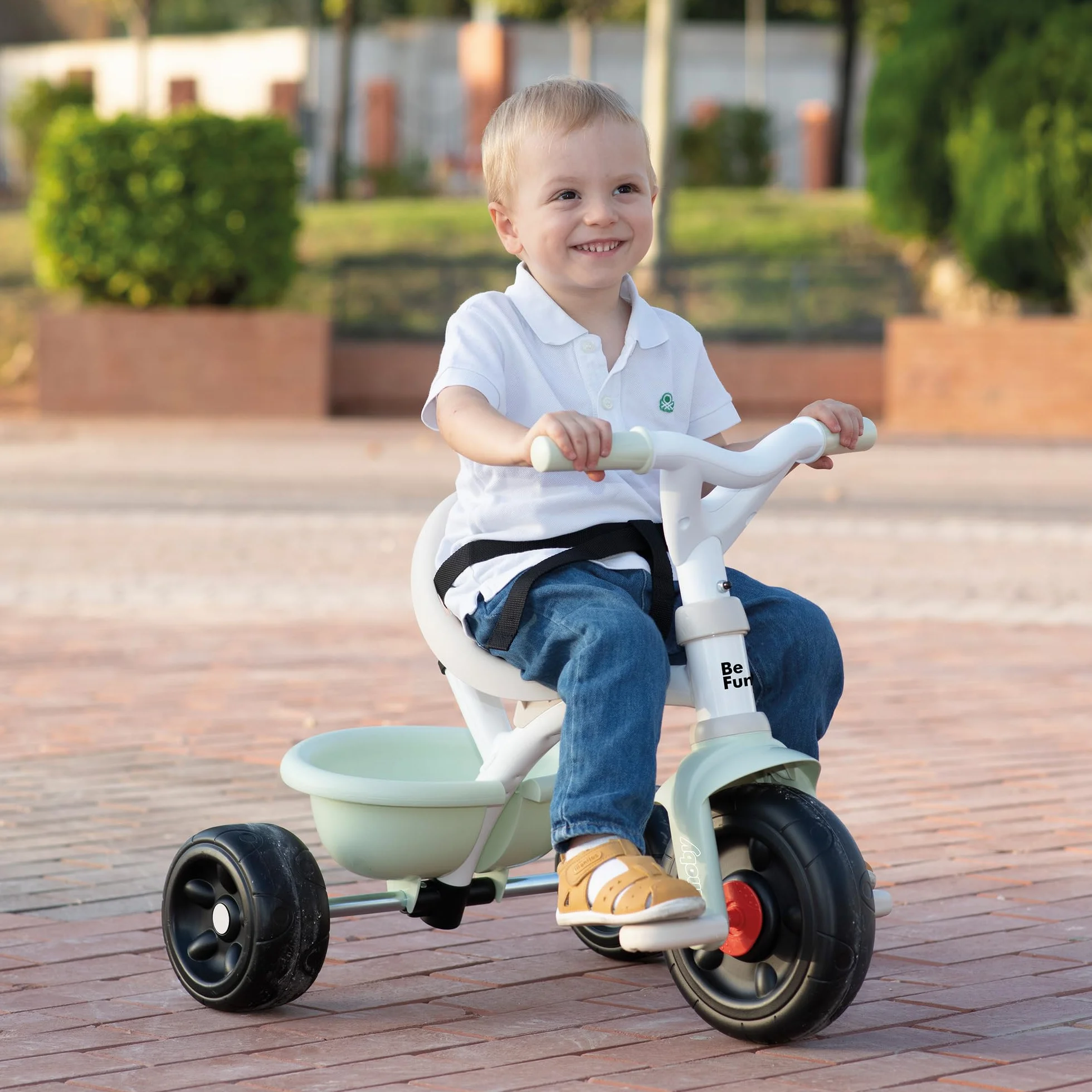 Smoby - Be Fun Confort Tricycle - 3 w 1 Evolutionary - Uchwyt dla rodzica regulowany na 3 wysokościach - Regulowane siedzenie - Od 10 miesięcy do 3 lat - Wyprodukowano w Hiszpanii