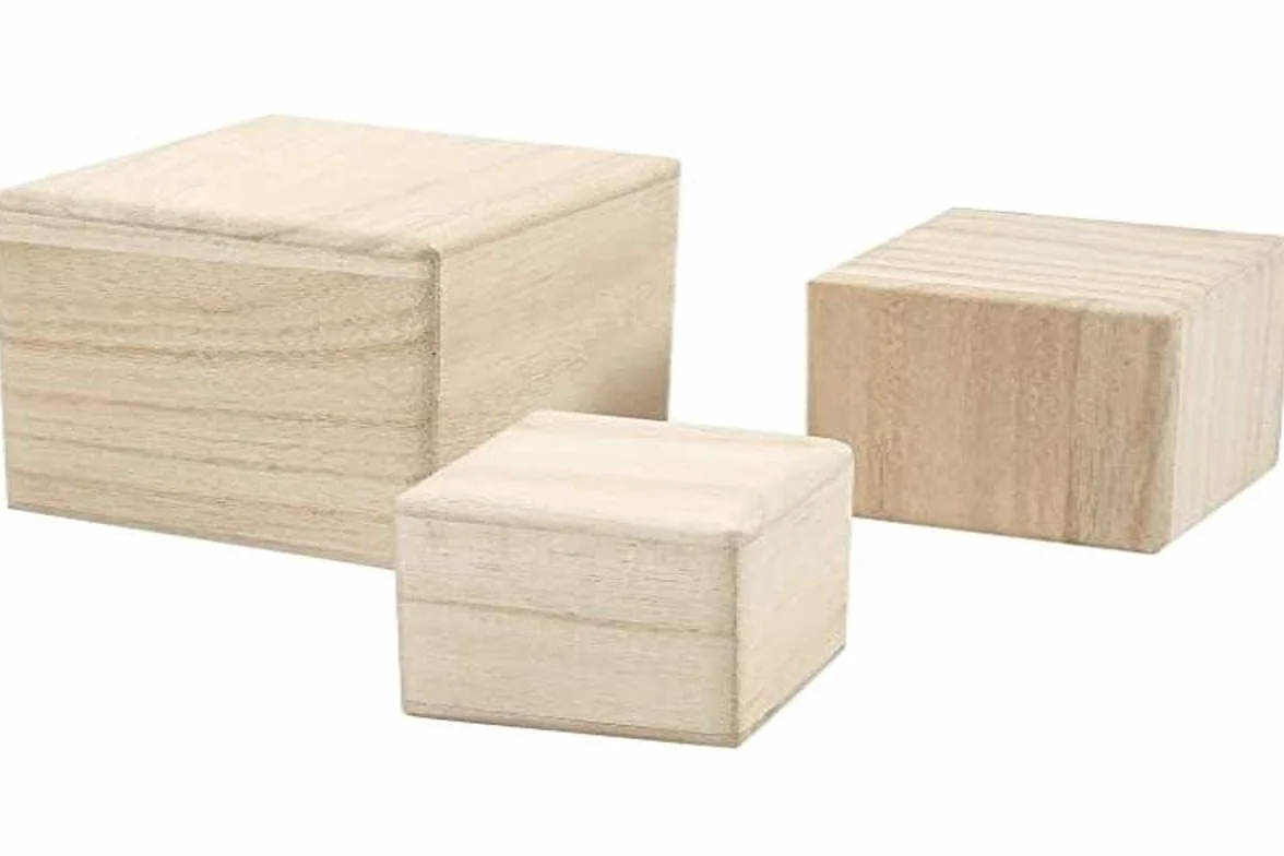 Drewniana kostka, rozmiar 5 + 6 + 8 cm, drewno cesarskie, 3 sztuki