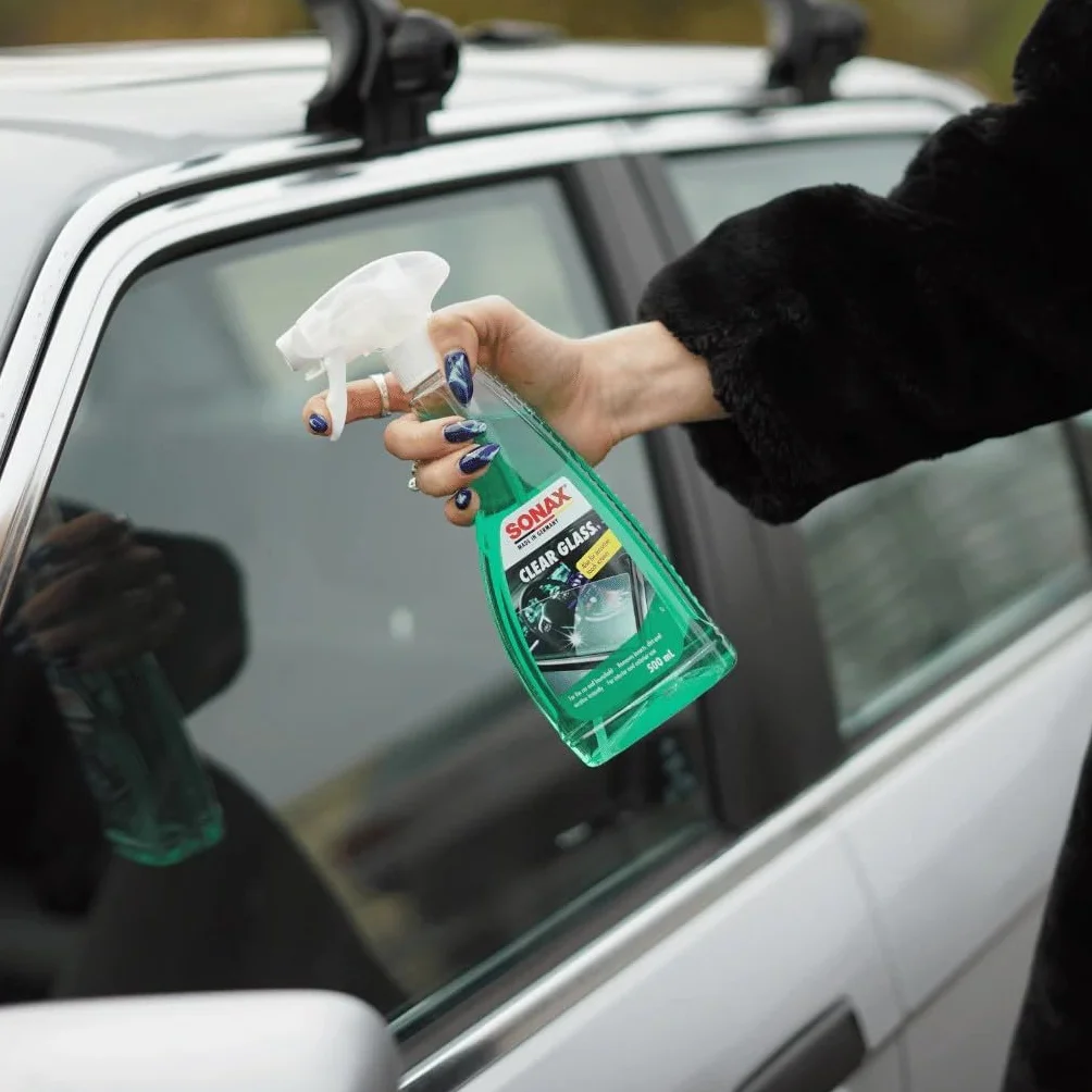 SONAX Płyn do czyszczenia szyb, 500 ml, do usuwania zabrudzeń z owadów i brudu drogowego z szyb samochodowych i reflektorów, nr art. 03382410