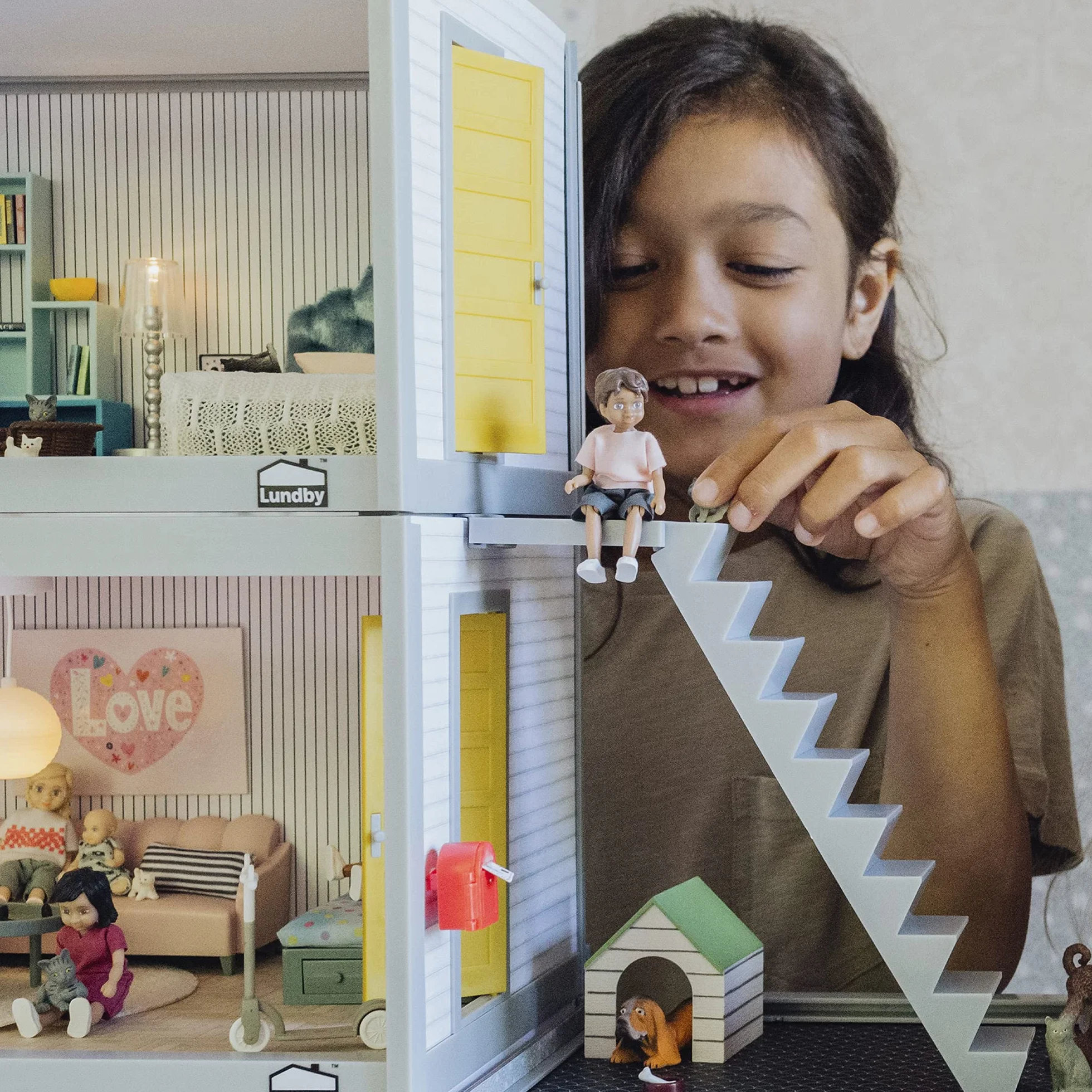 Lundby Akcesoria do domku dla lalek – schody do domku dla lalek – 20,5 cm, schody, dla mini lalek 11 cm, wiek 3+, skala 1:18