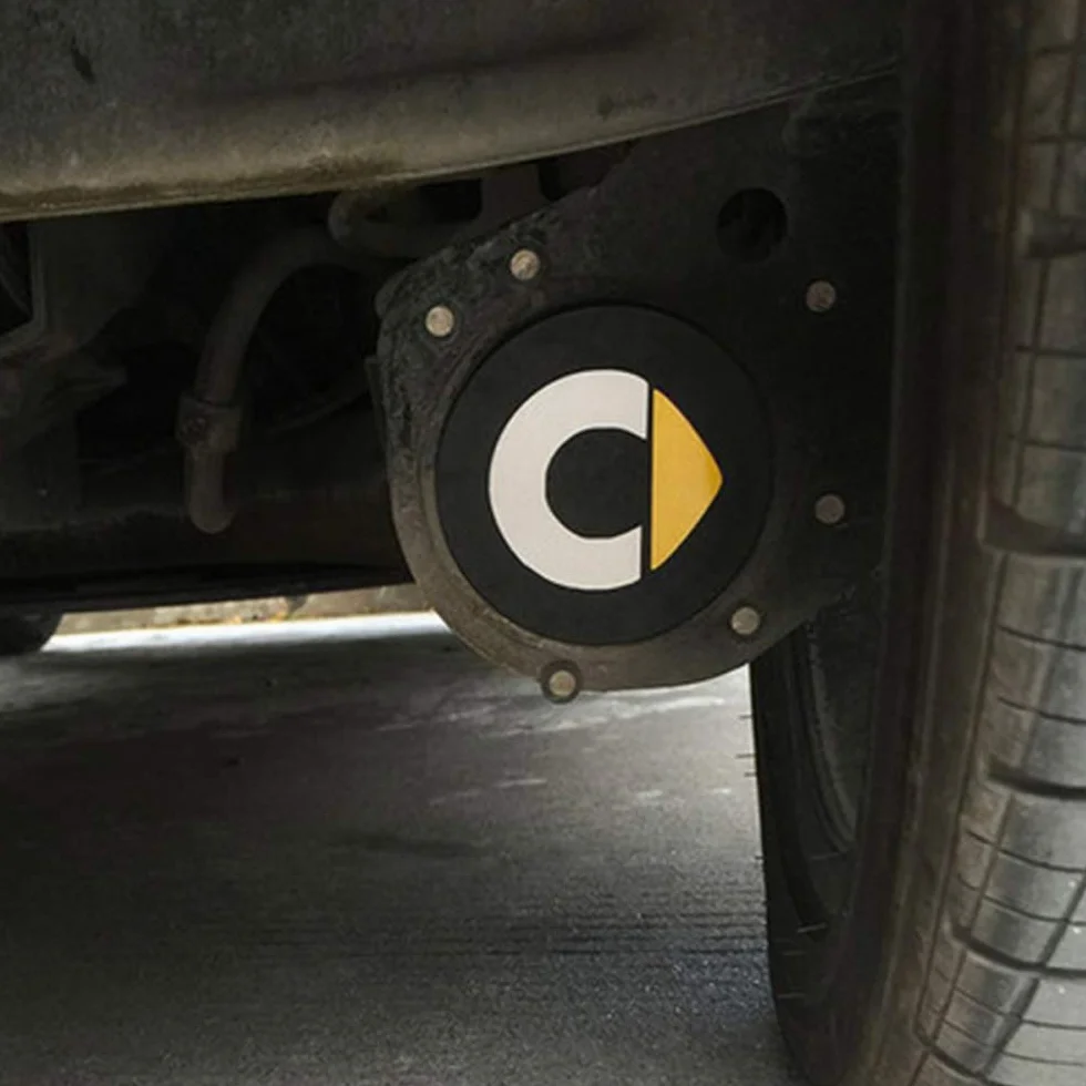 SHIFENG Do Smart fortwo forfour 453 451 450 Gumowy zatyczka do tylnej części podwozia samochodowego, wodoodporna osłona węża, akcesoria samochodowe (czarny z logo C)