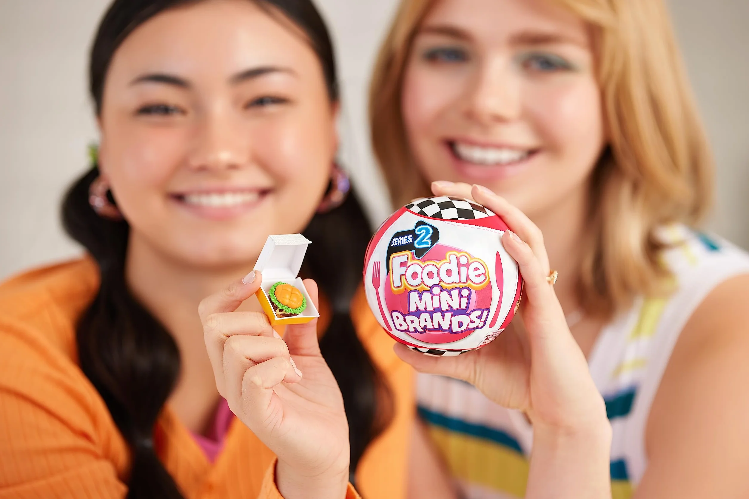 5 niespodzianek Mini Brands Foodie Series 2 (2 sztuki) tajemnicza kapsuła prawdziwe miniaturowe marki kolekcjonerska zabawka, przedmioty kolekcjonerskie, zabawki fast food i akcesoria na zakupy