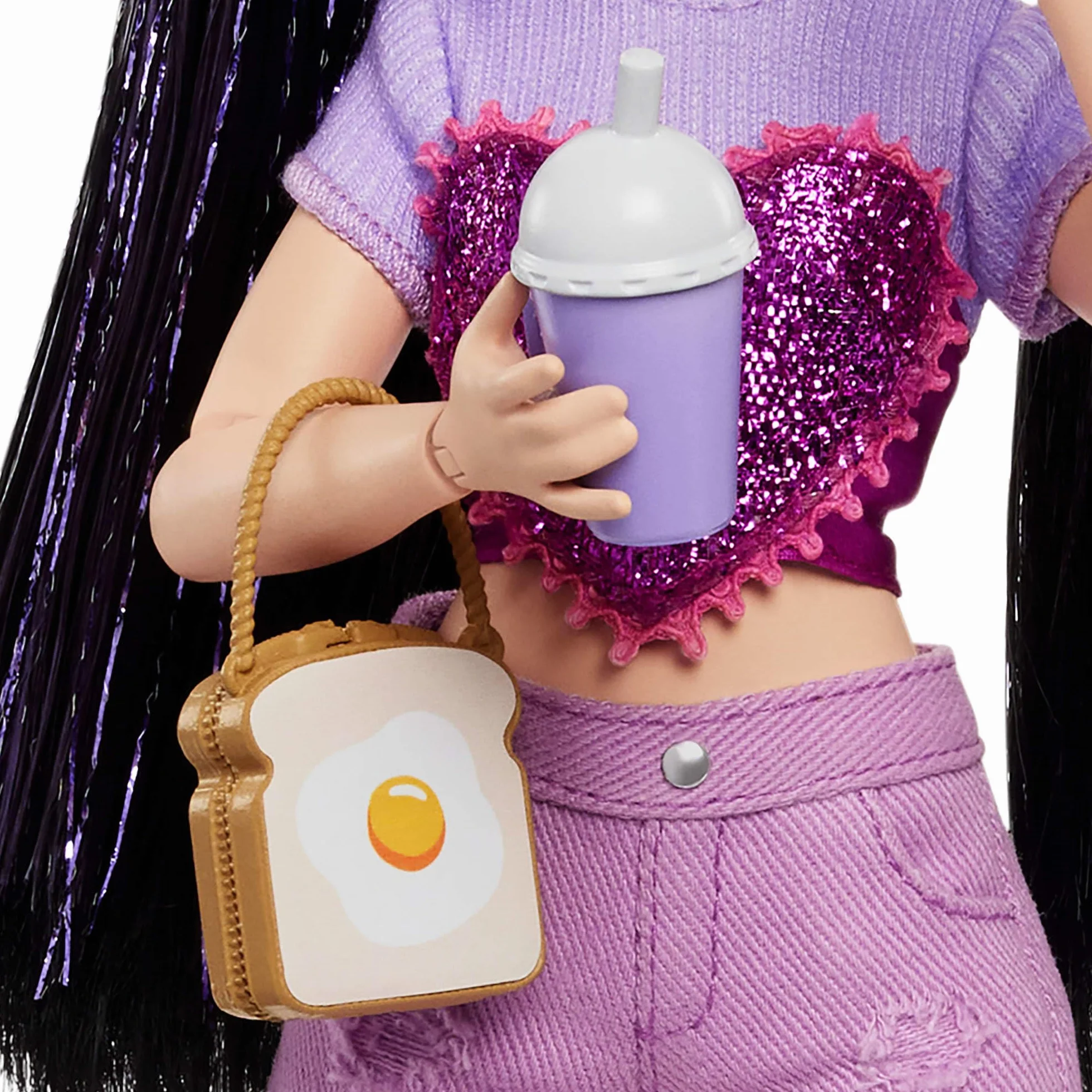 Barbie Dream Besties Lalka modowa Renee do ustawiania w różnych pozach z długimi czarnymi włosami i 8 akcesoriami z motywem jedzenia, HYC24
