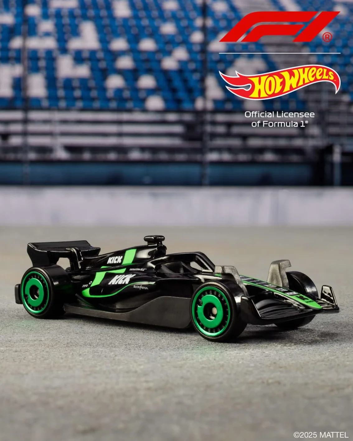 Hot Wheels Formuła 1 Drużyna wyścigowa Race Team F1 Samochody do zabawy w skali 1:64 5-pak z dekoracjami drużyn F1, bolidy – wyścigówki kolekcjonerskie, JGF58