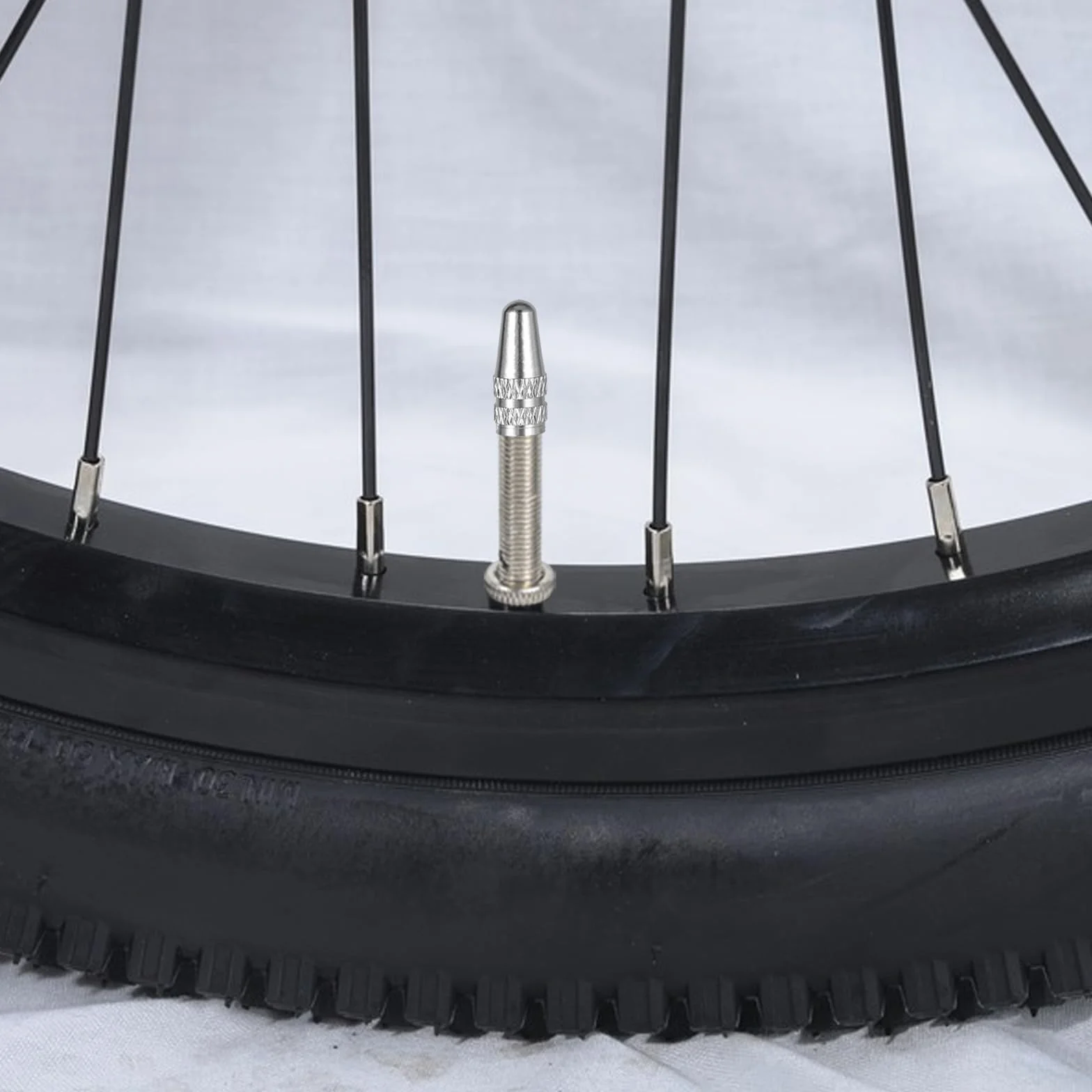 Xinjoduz Presta zaślepki na wentyl, 20 szt. nasadek przeciwpyłowych do rowerów, aluminiowy adapter trzpienia zaworu, francuskie zawory rowerowe, nakładki na opony powietrzne do rowerów MTB, wyścigów
