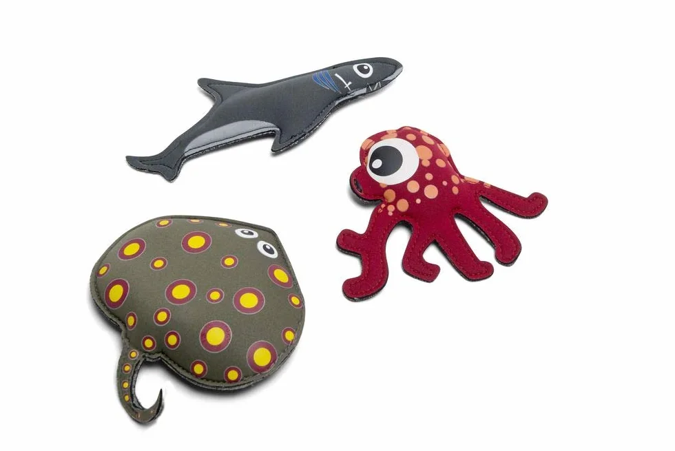 BS Toys Zwierzęta do nurkowania dla dzieci – rekin, Ray i ośmiornica – zabawka wodna dla dzieci od 5 lat – kolorowe zabawki podwodne – zwierzęta plażowe wypełnione piaskiem z neoprenu – 21 × 2,5 × 14