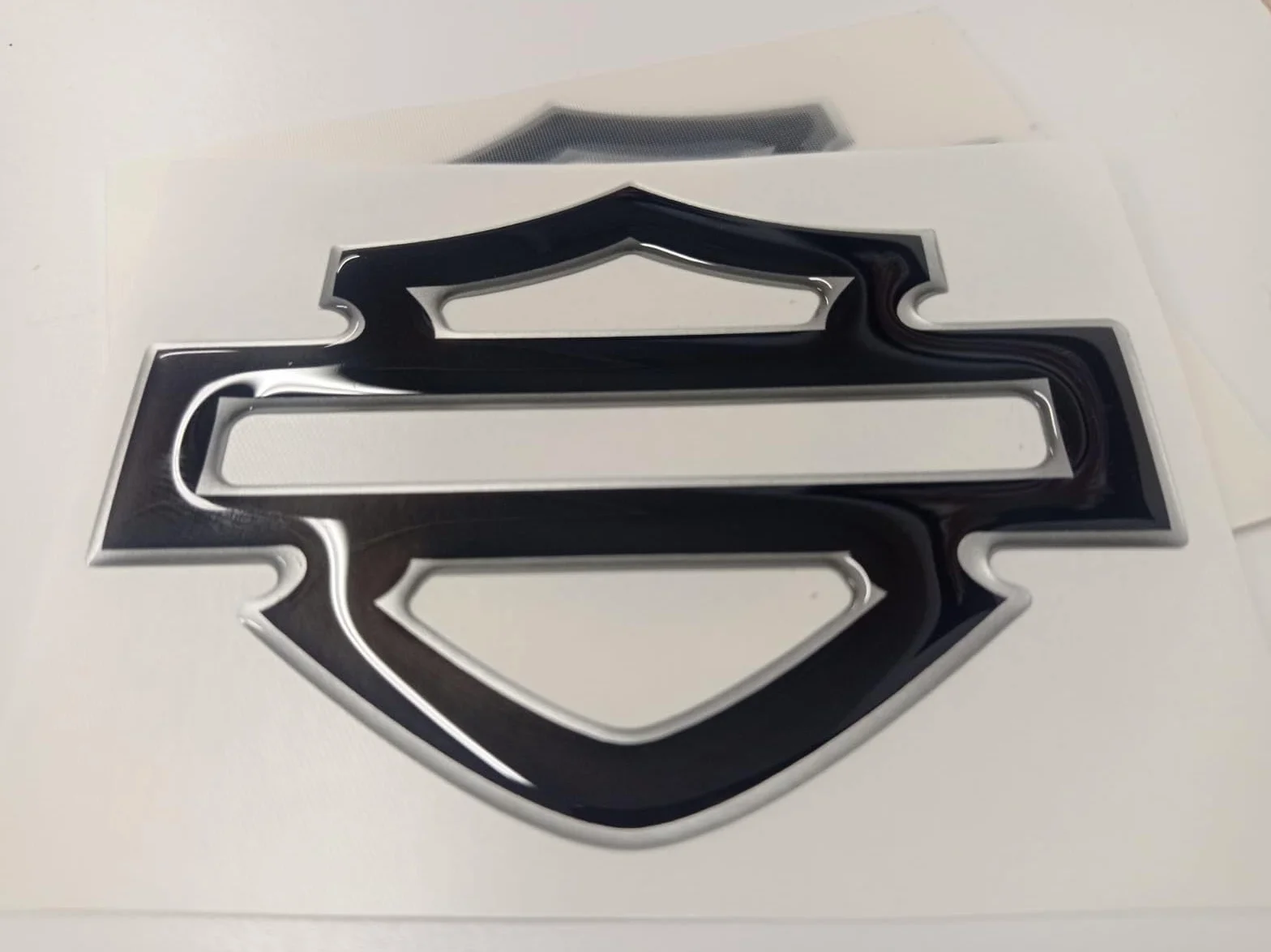 odznaka hd emblemat logo kalkomania rozmiar kompatybilny z Harley D. PARA naklejek żywicznych, efekt 3D, do zbiornika, kasku, torby bocznej. rozmiar 95 x 71 mm (czarny/srebrny)