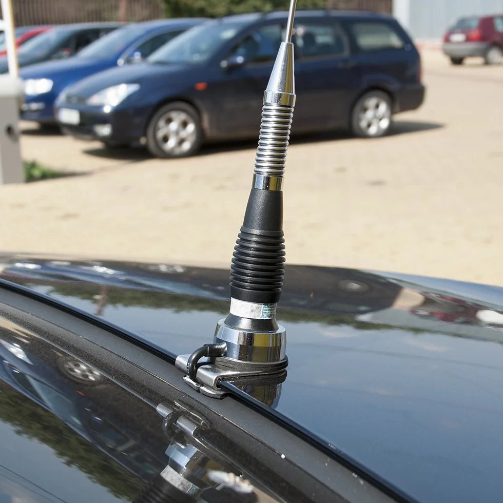Kątownik mocujący do mocowania anteny CB (PL-Tyle) na bagażniku PNI T941, w zestawie kabel RG58 5 m