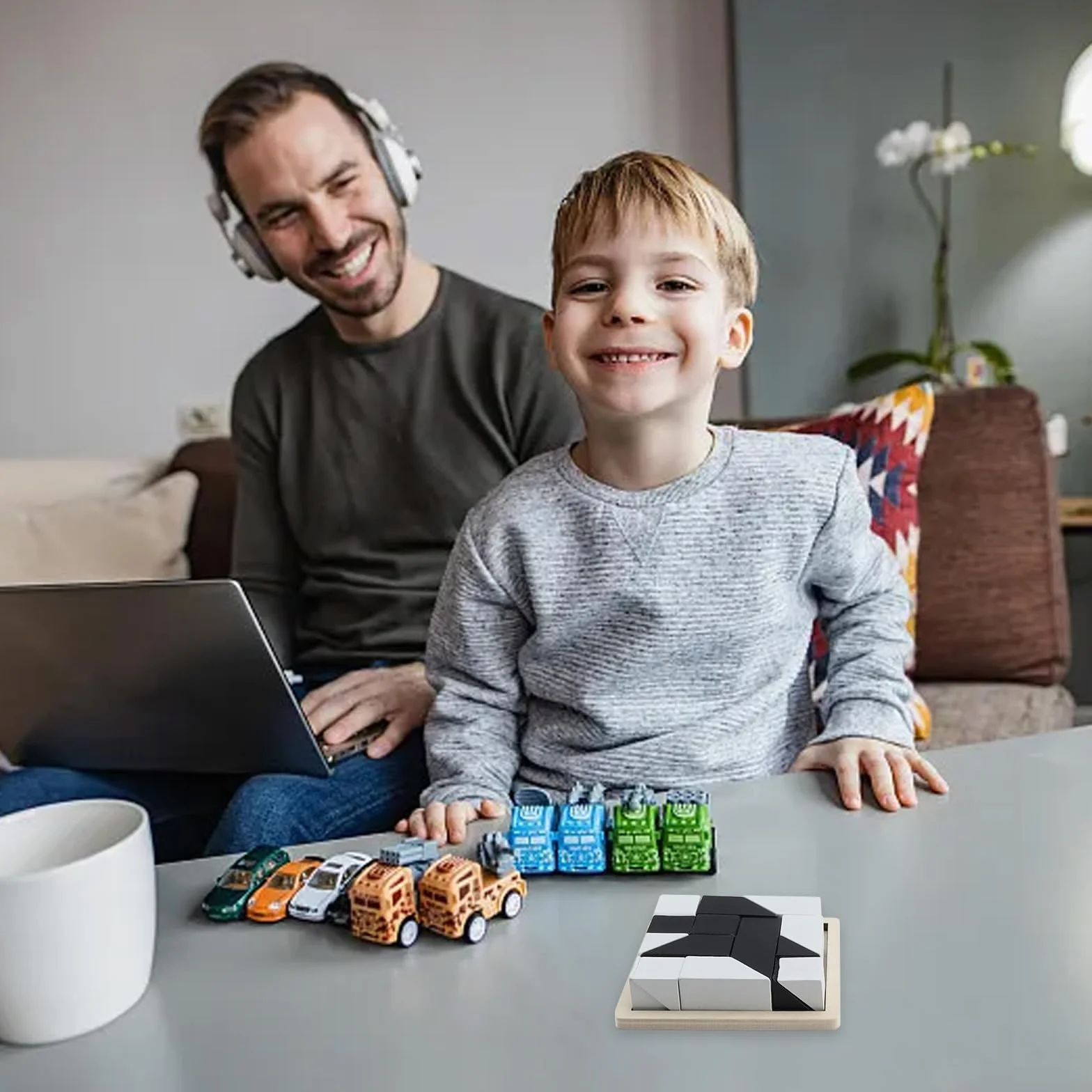 Drewniane puzzle Tangram, czarno-białe Tangram dla dzieci, 16 klocków Puzzle z geometrycznymi kształtami, sprzyjają wyobraźni przestrzennej i logicznemu myśleniu, dla dziewczynek i chłopców