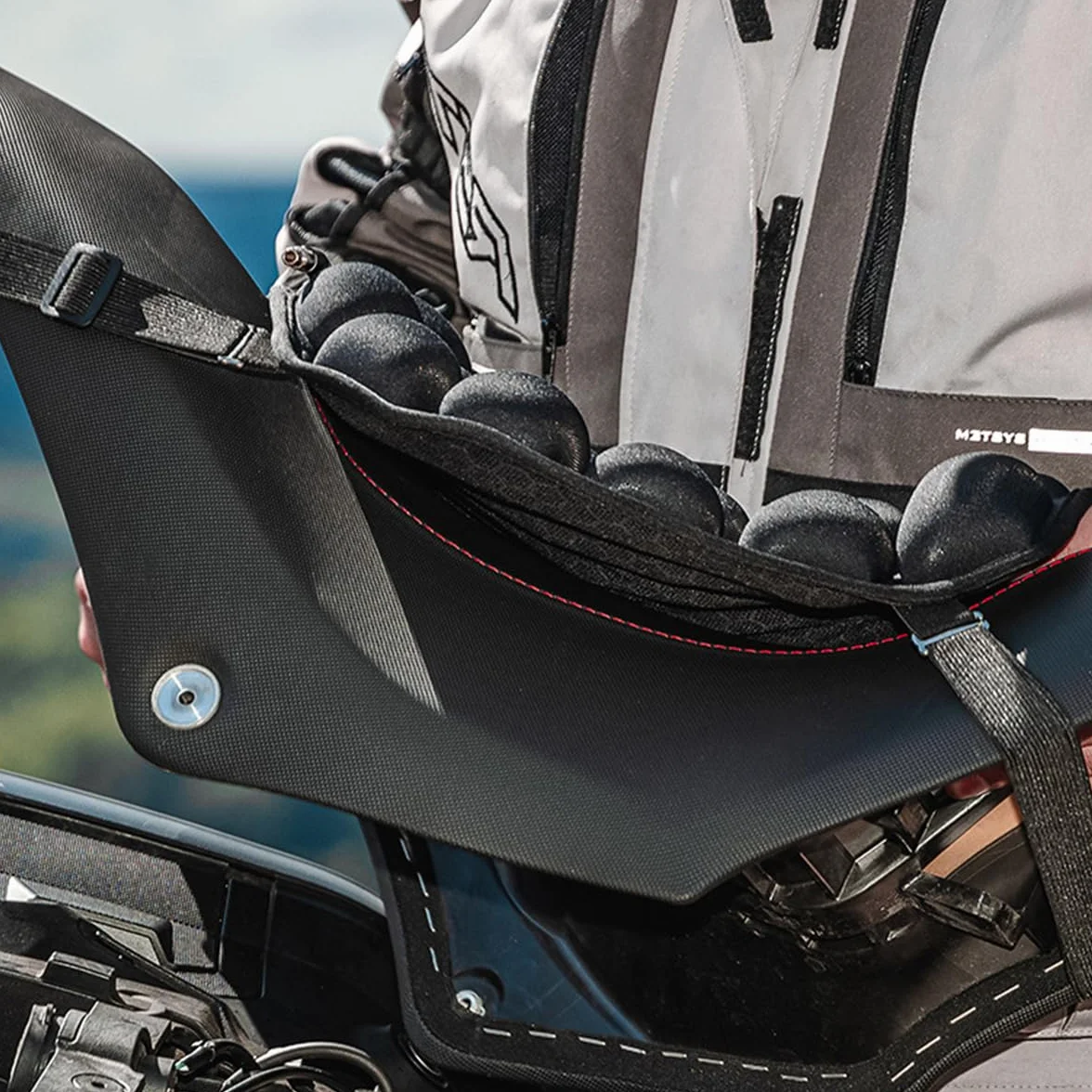 Sarini Poduszka na siedzenie motocyklowe, nadmuchiwana poduszka na siedzenie odciążające, uniwersalna poduszka na ławkę motocyklową, ergonomiczny komfort dla kierowców, rozmiar 37,5 x 36 x 3,5 cm
