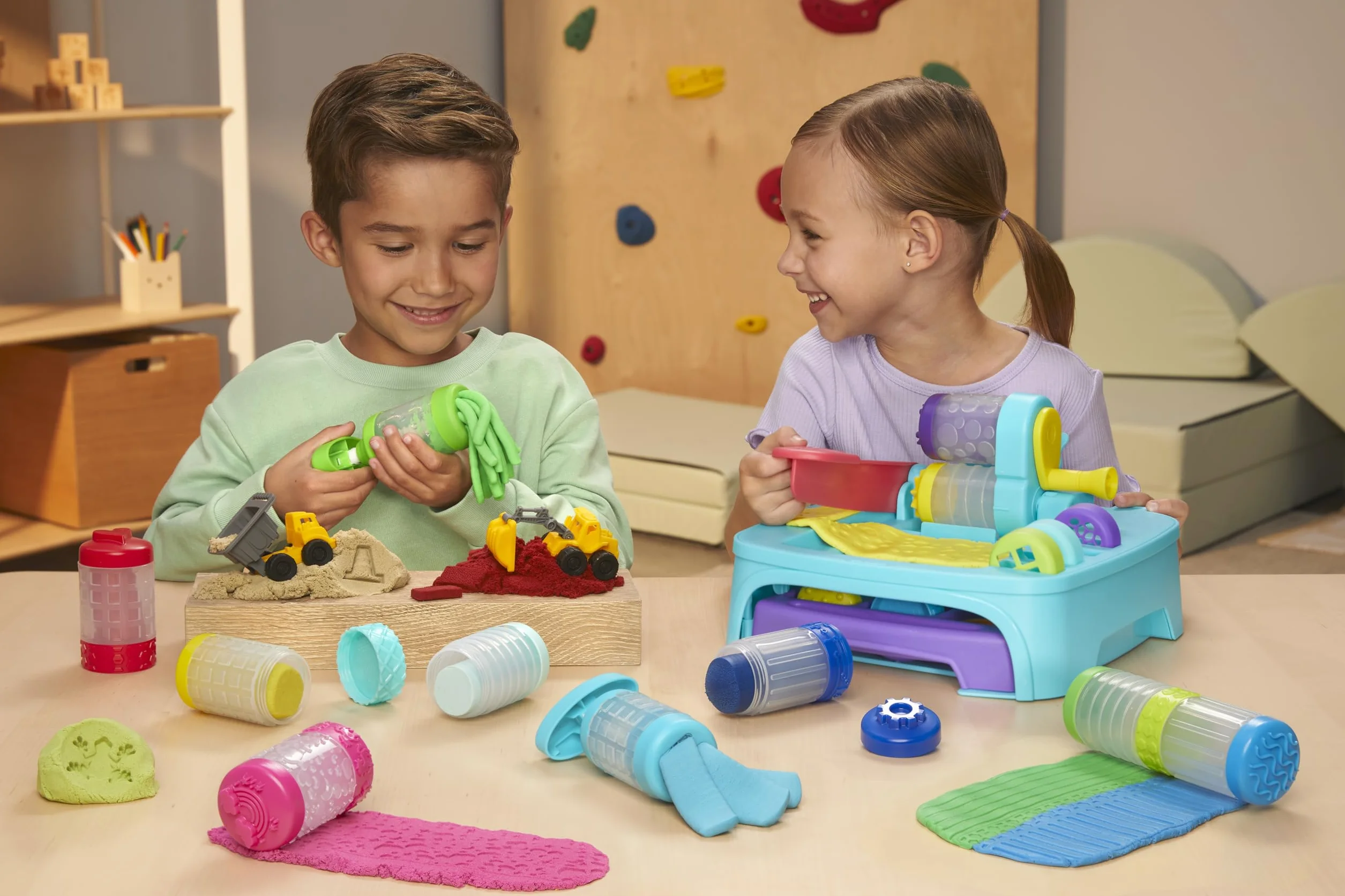 Wonder Factory Never Dry Dough and Sand Starter Set – Zawiera 1 Tubkę z 104 ml Piasku i 1 Tubkę z 74 ml Bezglutenowej Masy Plastycznej. Nigdy nie Wysycha, Zabawa Pełna Nieskończonych Możliwości