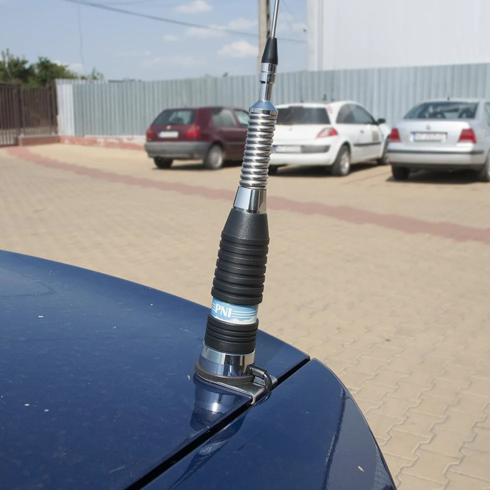 Kątownik mocujący do mocowania anteny CB (PL-Tyle) na bagażniku PNI T941, w zestawie kabel RG58 5 m