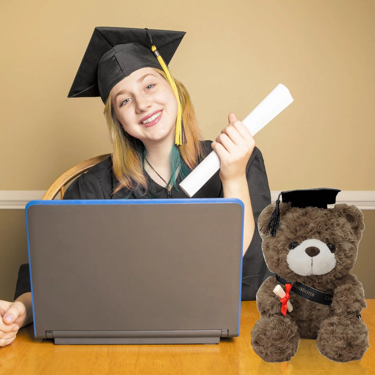 HENGBIRD Pluszowy miś miś egzaminowy, miś absolwentów, miś na ukończenie szkoły, mały miś 23 cm, przytulanka na zakończenie szkoły, na zakończenie szkoły lub na studia