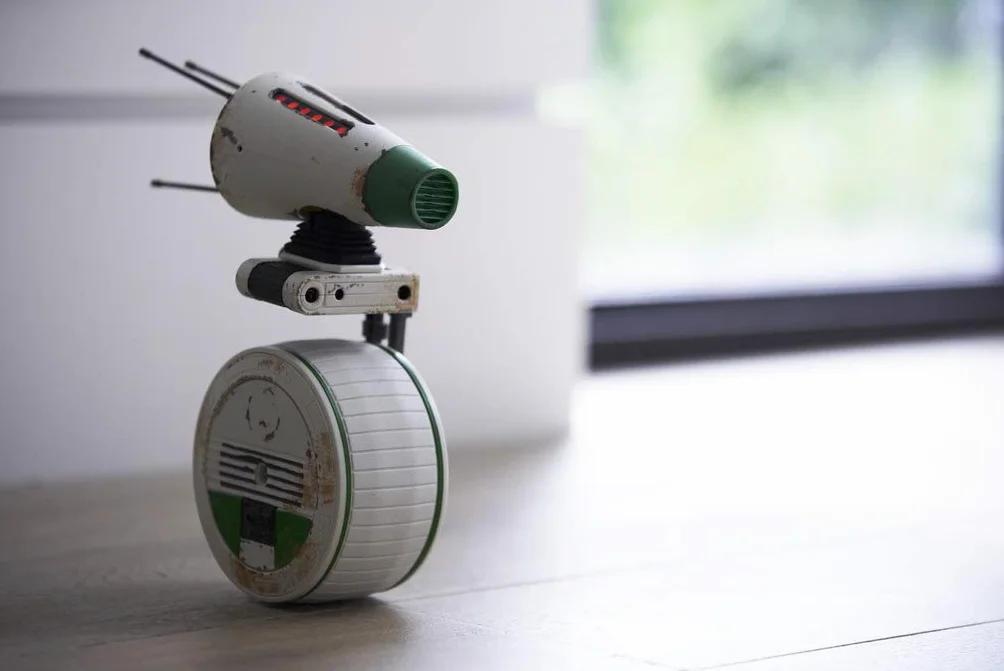 Star Wars: The Rise of Skywalker D-O interaktywny droid, sterowanie aplikacją za pomocą telefonu lub tabletu, zabawki dla dzieci w wieku od 8 lat