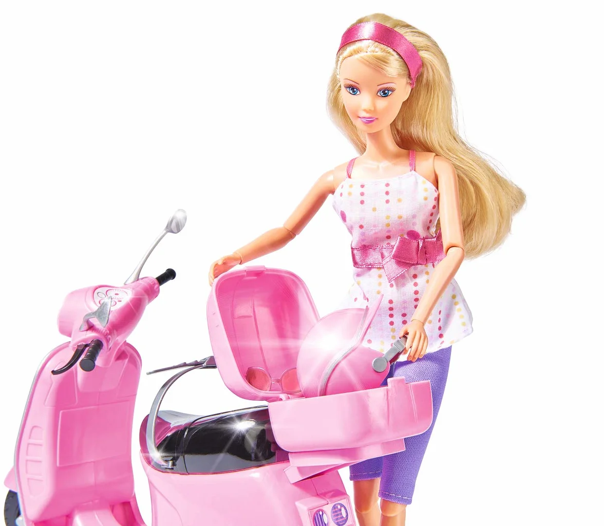 Simba 105730282 Steffi Love Chic City Scooter lalka i skuter z kaskiem, otwierany kuferek, okulary przeciwsłoneczne, lalka do przebierania 29 cm ma zginane nogi i ręce, dla dzieci od 3 lat