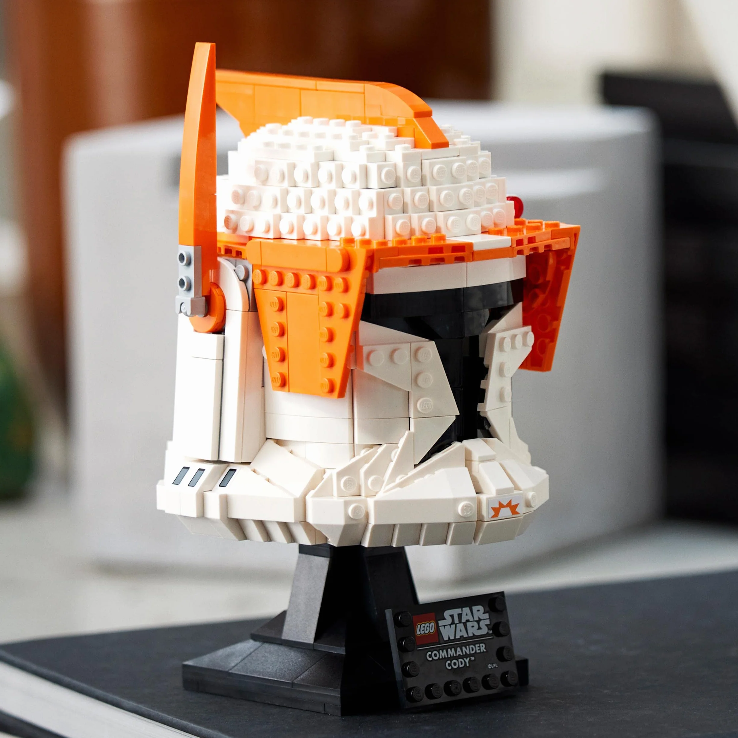 LEGO 75350 Star Wars Hełm Dowódcy Klonów Cody’ego, Kolekcjonerski Zestaw dla Dorosłych, Pamiątkowy Model, Gwiezdne Wojny: Wojny Klonów, Prezent Świąteczny i Dekoracja do Domu