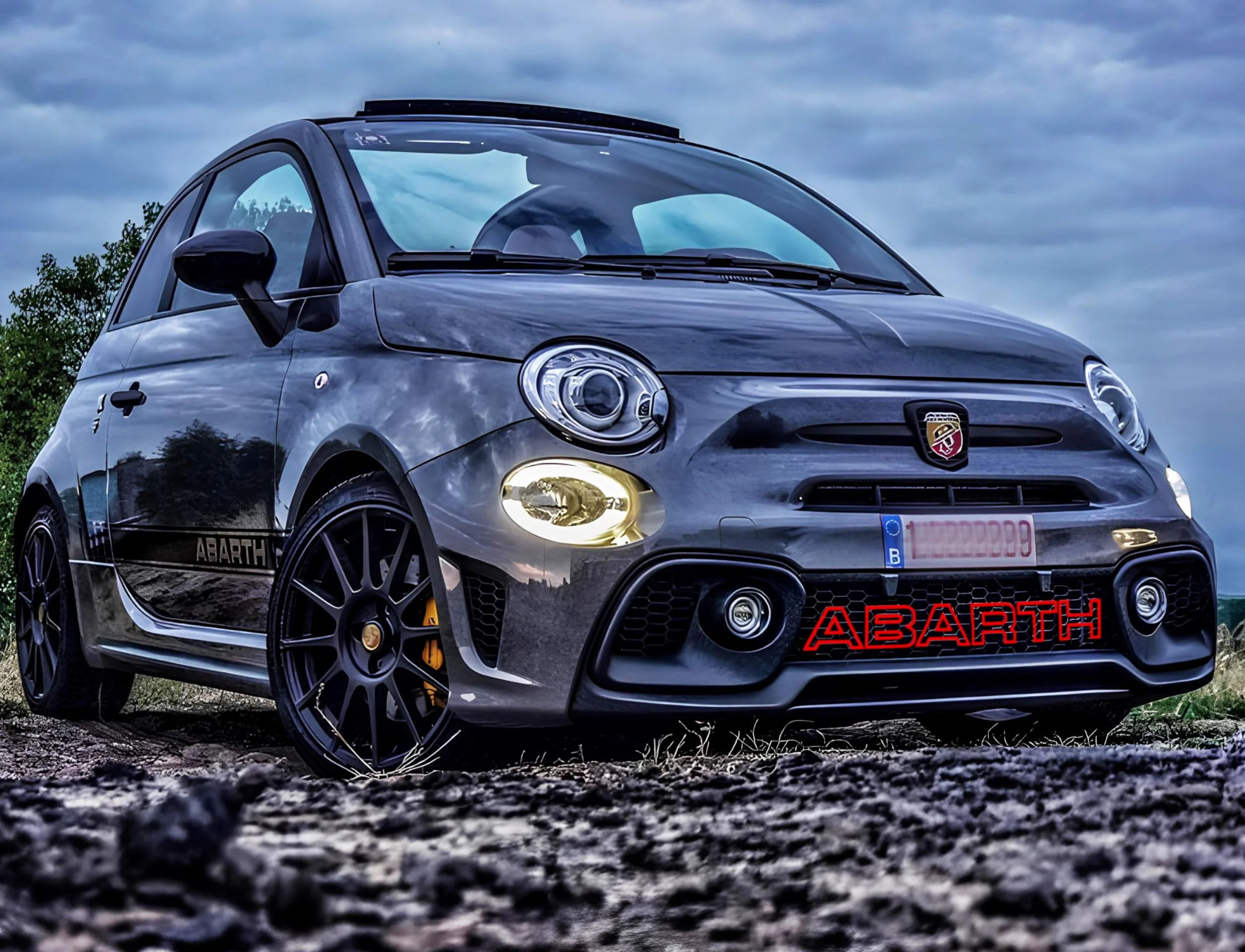Abarth napis na przednią kratkę FIAT 500 ABARTH oryginalny styl dekoracja logo czerwony