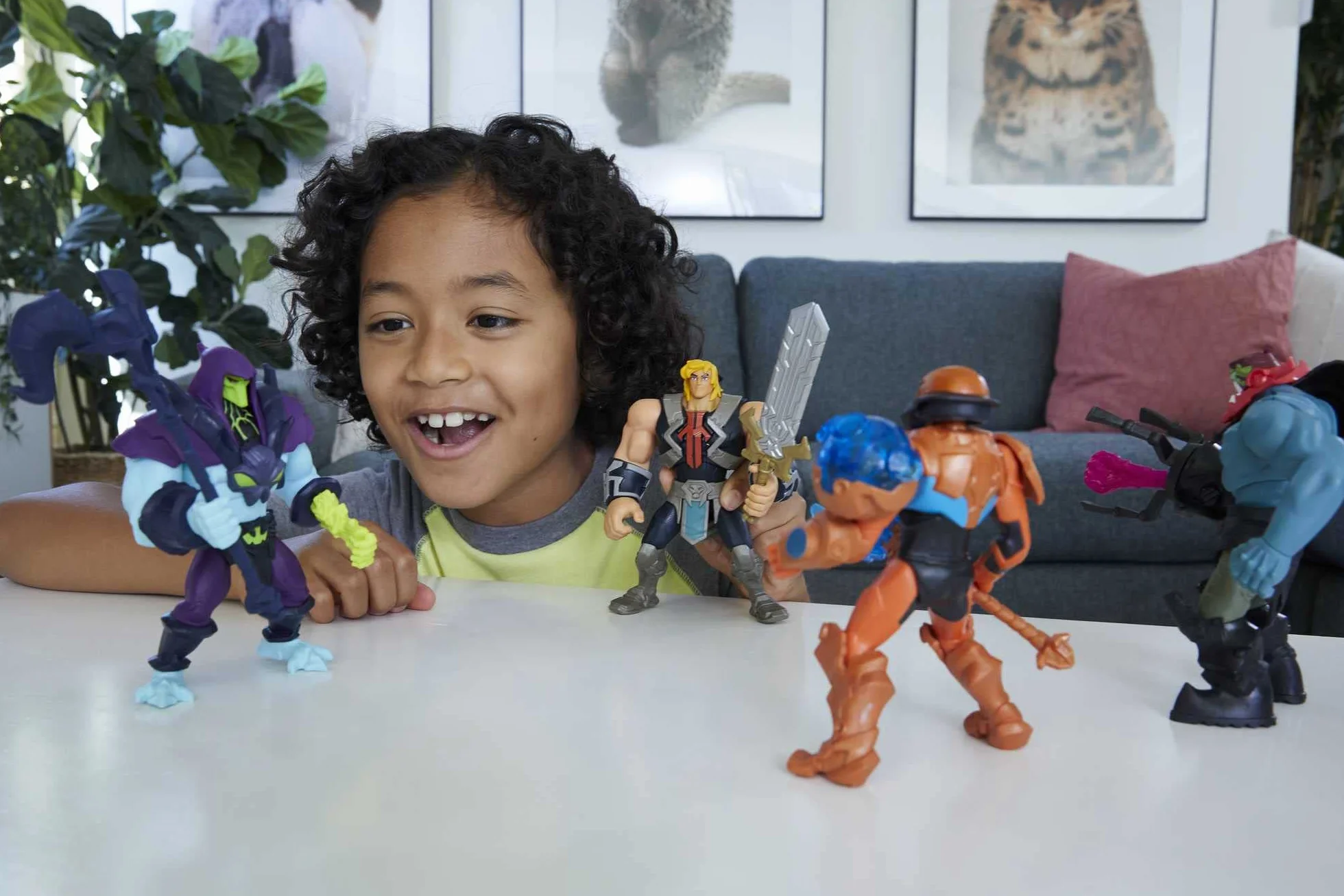 He-Man i władcy wszechświata Żelaznoszczęki Figurka podstawowa z ruchomymi punktami + akcesorium, inspirowana serialem animowanym, prezent dla dzieci od 4 roku życia, HBL69