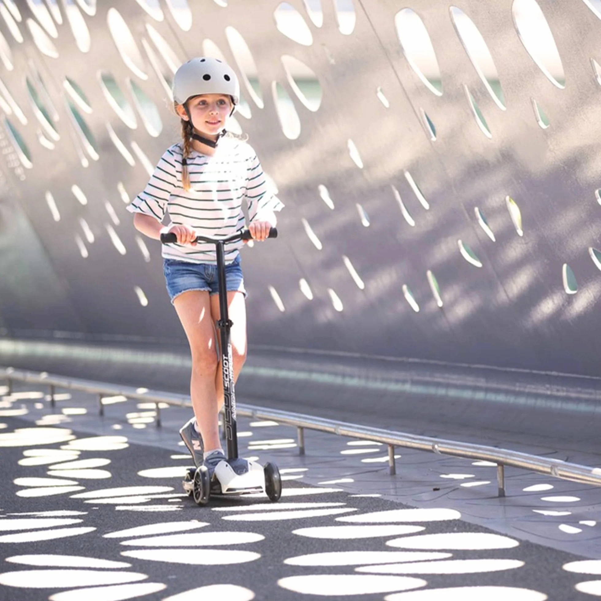 Scoot & Ride Highwaykick 5 Led Hulajnoga, Szary, 55 cm x 15 cm x 24 cm
