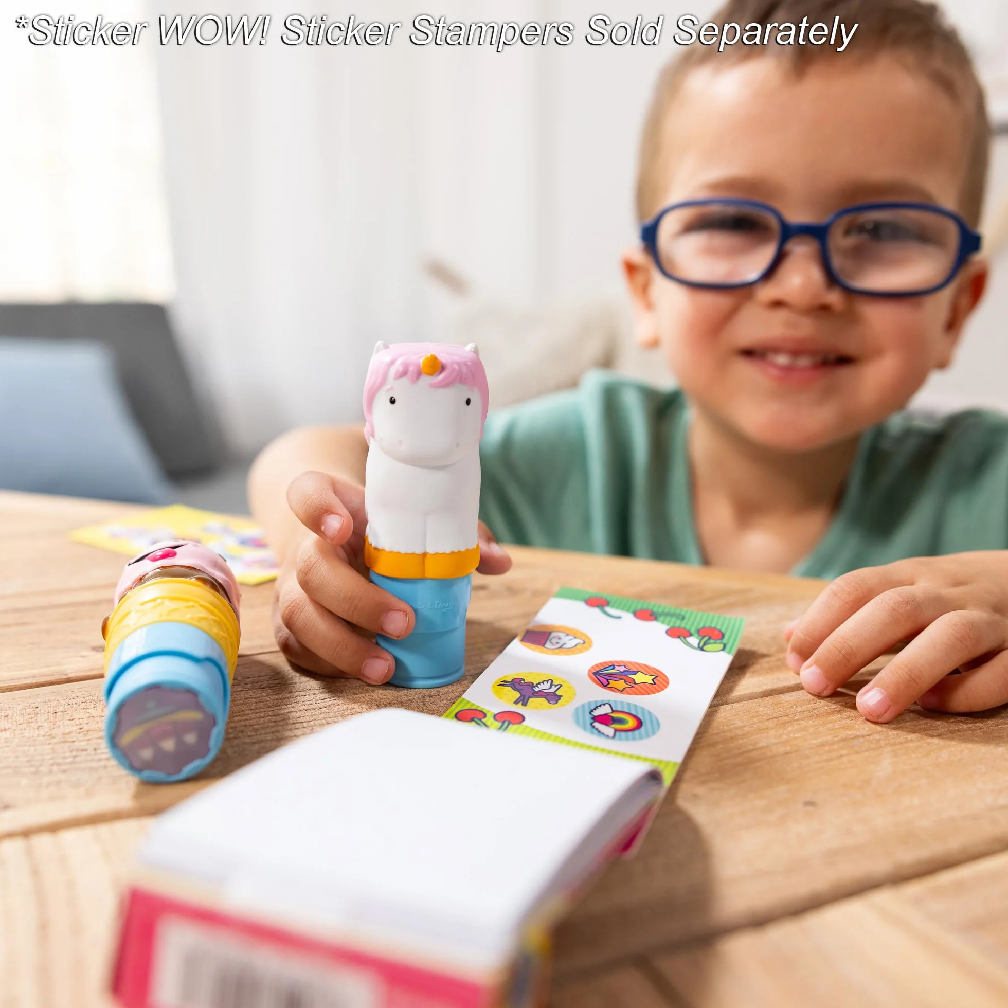 Melissa & Doug Naklejka Wow! Mini blok aktywności i 200 naklejek do ładowania zabawek Fidget Stempel kolekcjonerski do dzieł sztuki, naklejki różne ulubione przedmioty