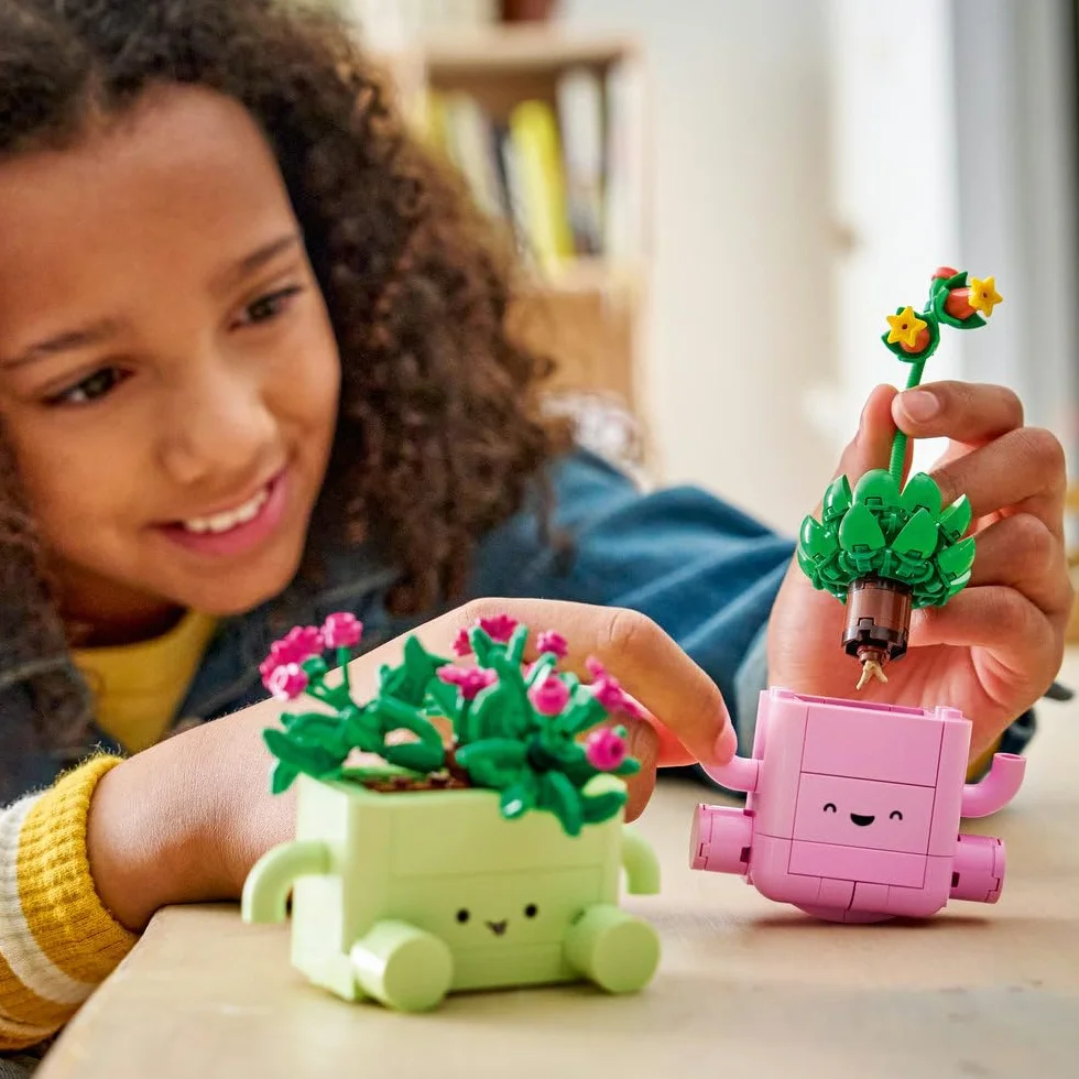 LEGO Botanicals Bujające się roślinki, zestaw konstrukcyjny dla dzieci, roślinna dekoracja, kwiatowa ozdoba na biurko lub półkę, pomysł na prezent dla dziewczynki i chłopca w wieku od 9 lat 11506