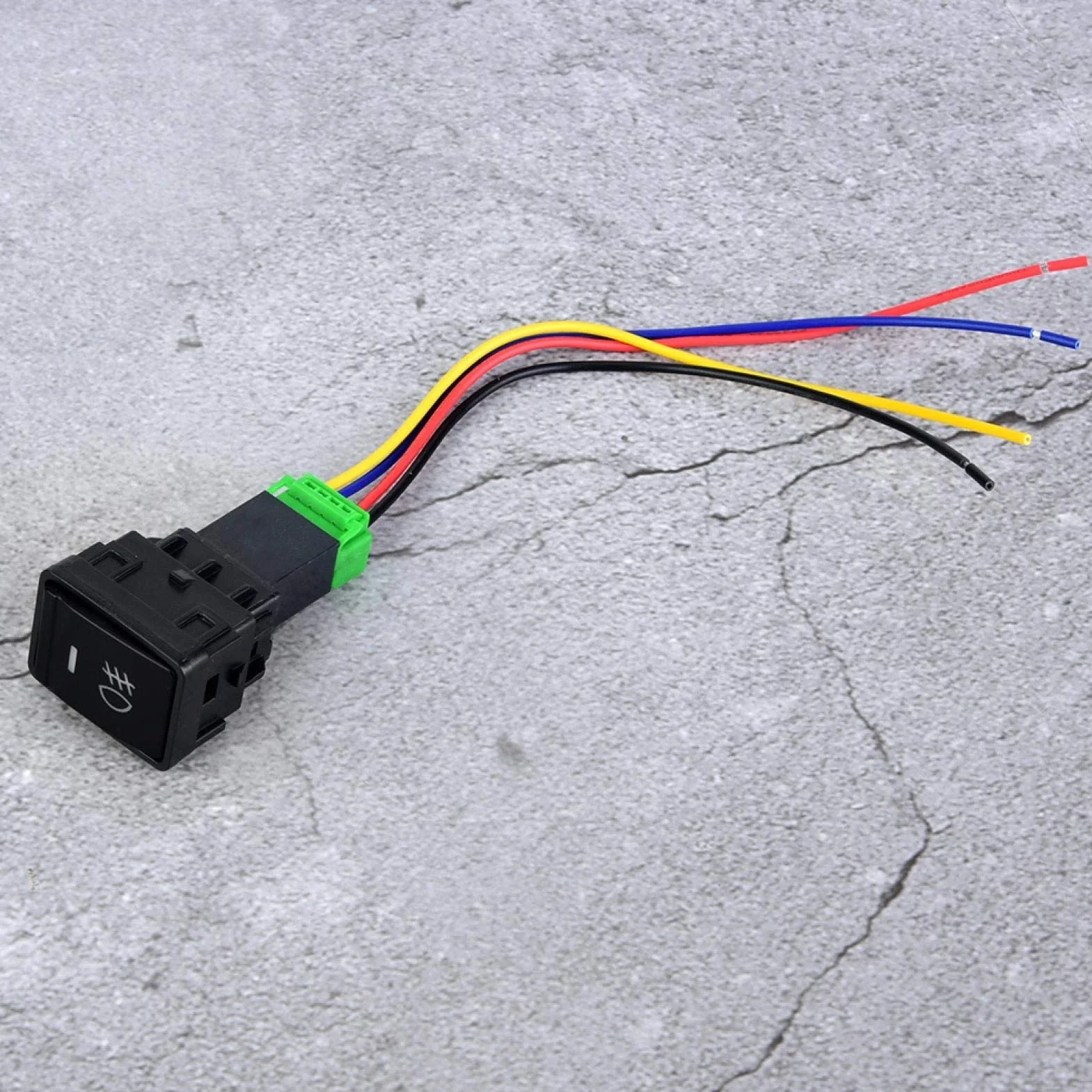 Przełącznik wciskany chwilowy 12V LED 4-biegunowy PVC