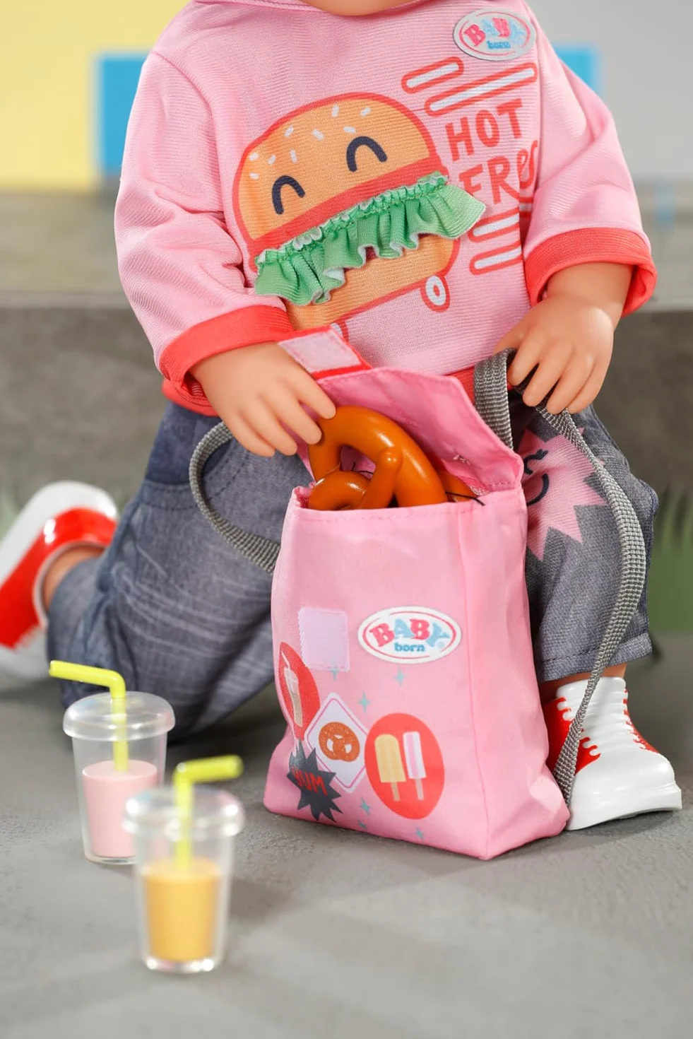 BABY born Snack Shop Outfit 835944 Zapf Creation kostium na zakupy z czapką, butami i plecakiem dla lalek 43 cm