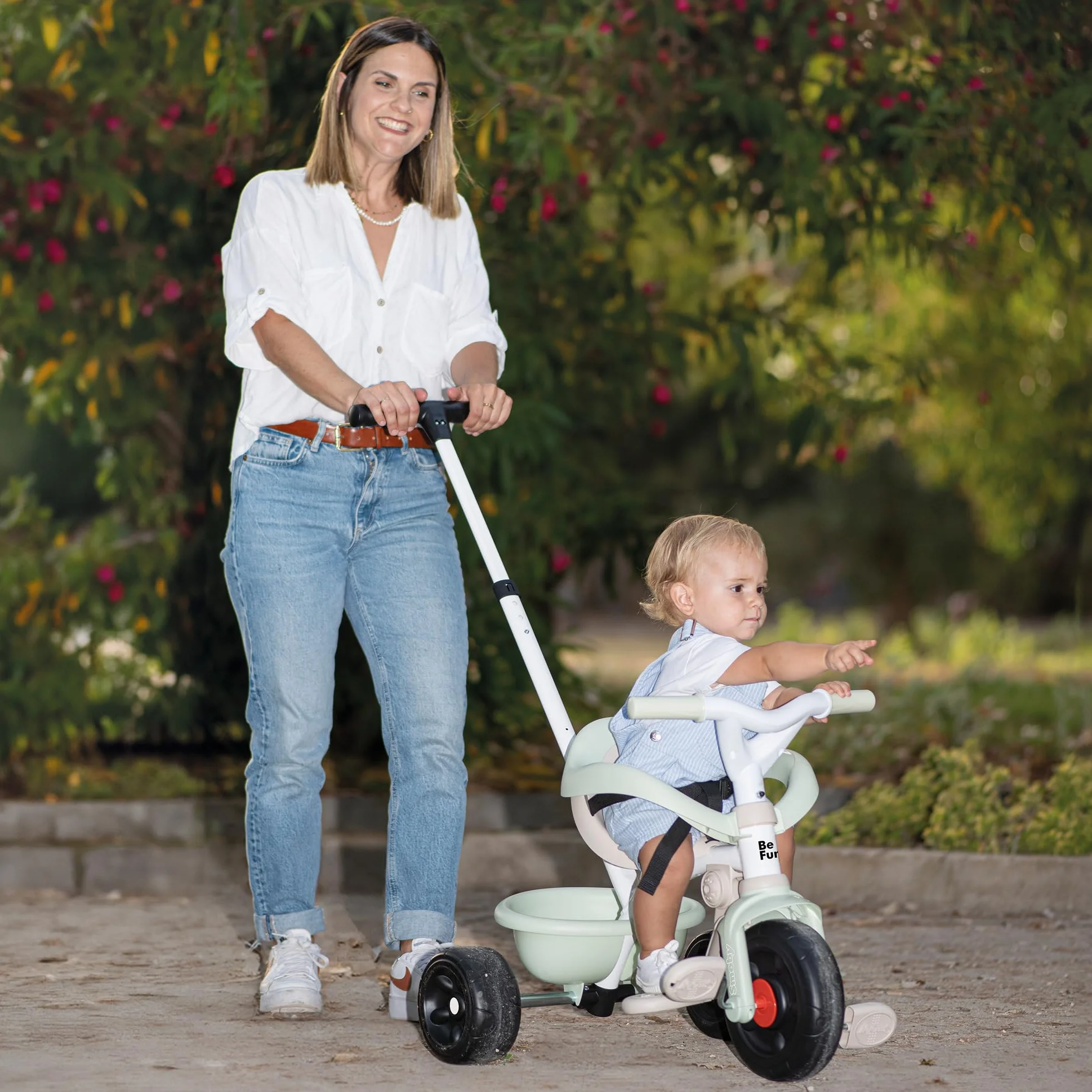 Smoby - Be Fun Confort Tricycle - 3 w 1 Evolutionary - Uchwyt dla rodzica regulowany na 3 wysokościach - Regulowane siedzenie - Od 10 miesięcy do 3 lat - Wyprodukowano w Hiszpanii