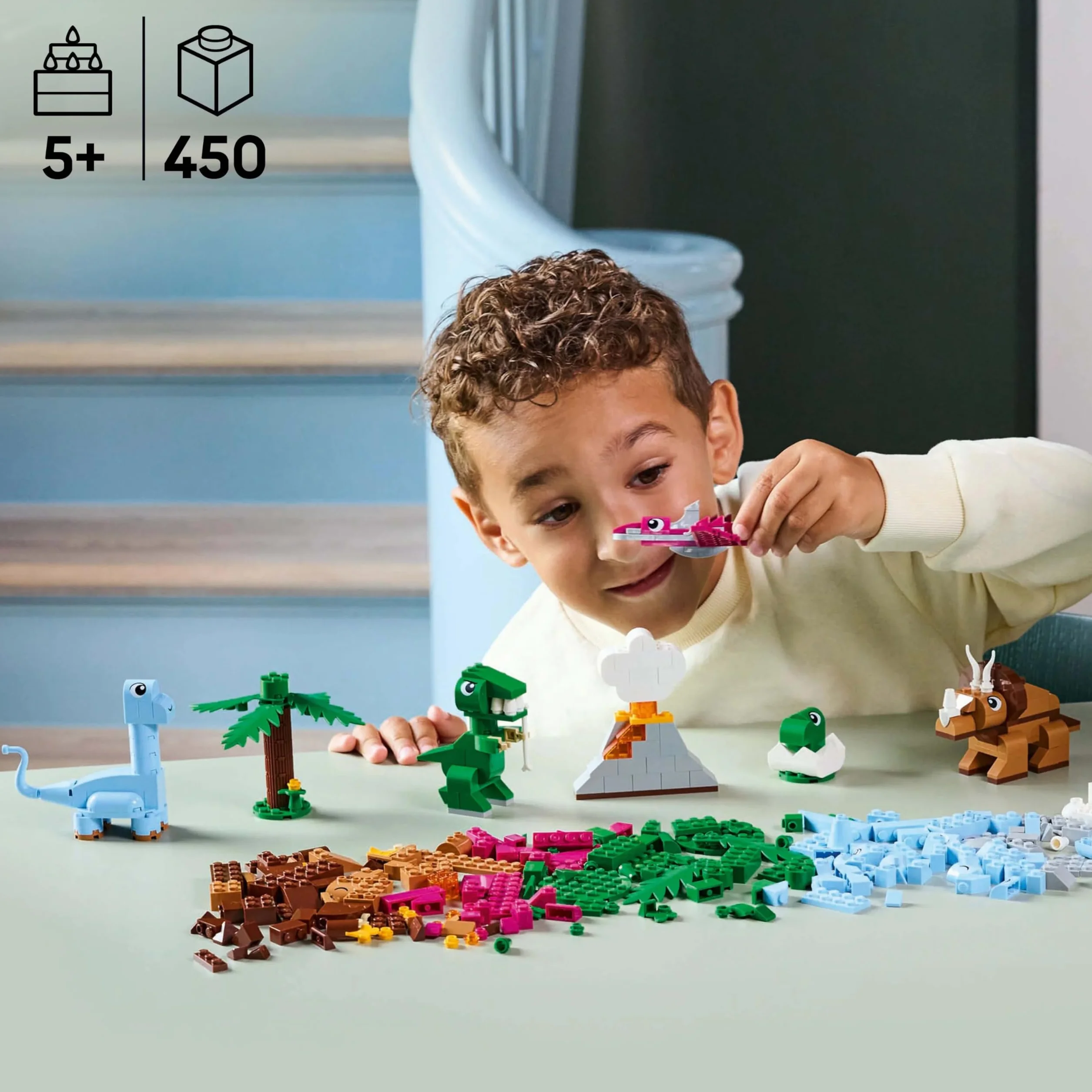 LEGO Classic Kreatywne Dinozaury, Konstrukcyjna Zabawka dla Dziecka do Zbudowania, Figurki Dinozaurów i Akcesoria, w tym T-Rex i Triceratops, Prezent dla 5-latka, dla Chłopca i Dziewczynki, 11041