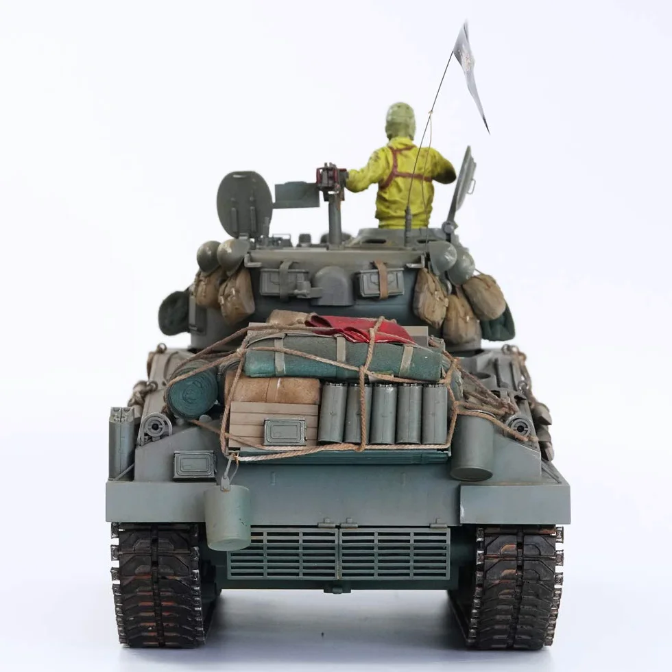 HOOBEN 1/16 M4A3E8 Fury Sherman Brad Pitt czołg z kamuflażem Master Weathering+figurka+Zimmerit