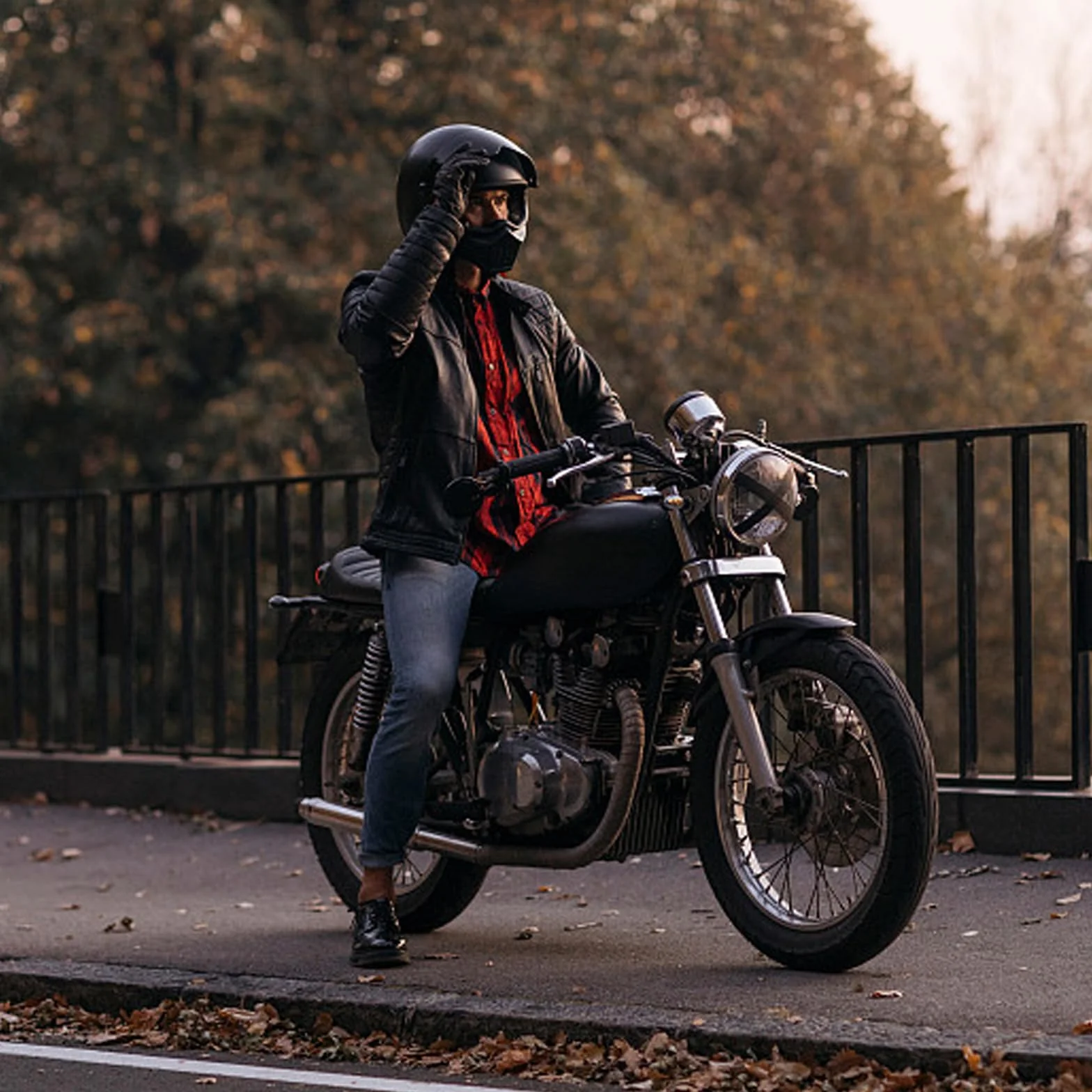 Taśma chroniąca przed wysoką temperaturą z włókna bazaltowego 6 m, żółta, do kolektorów motocyklowych
