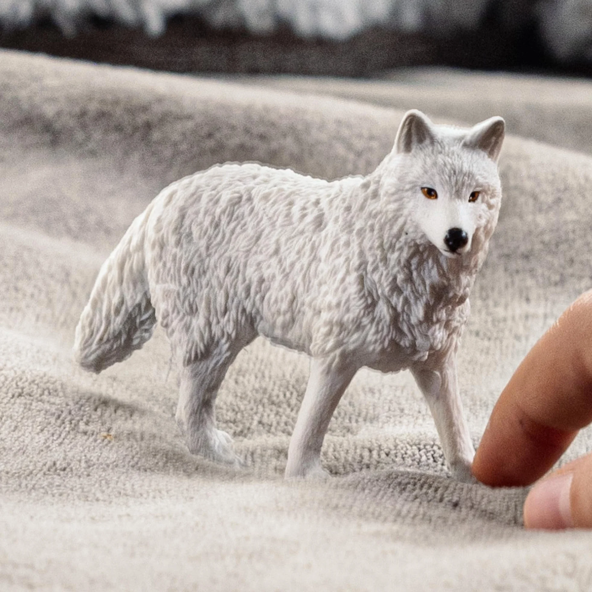 schleich WILD LIFE | Wilk polarny 14880 | realistyczna figurka zwierzęcia | zabawka zoo | idealny prezent dla dzieci | dekoracja na urodziny | figurka od 3 lat | 8 x 3 x 6 cm