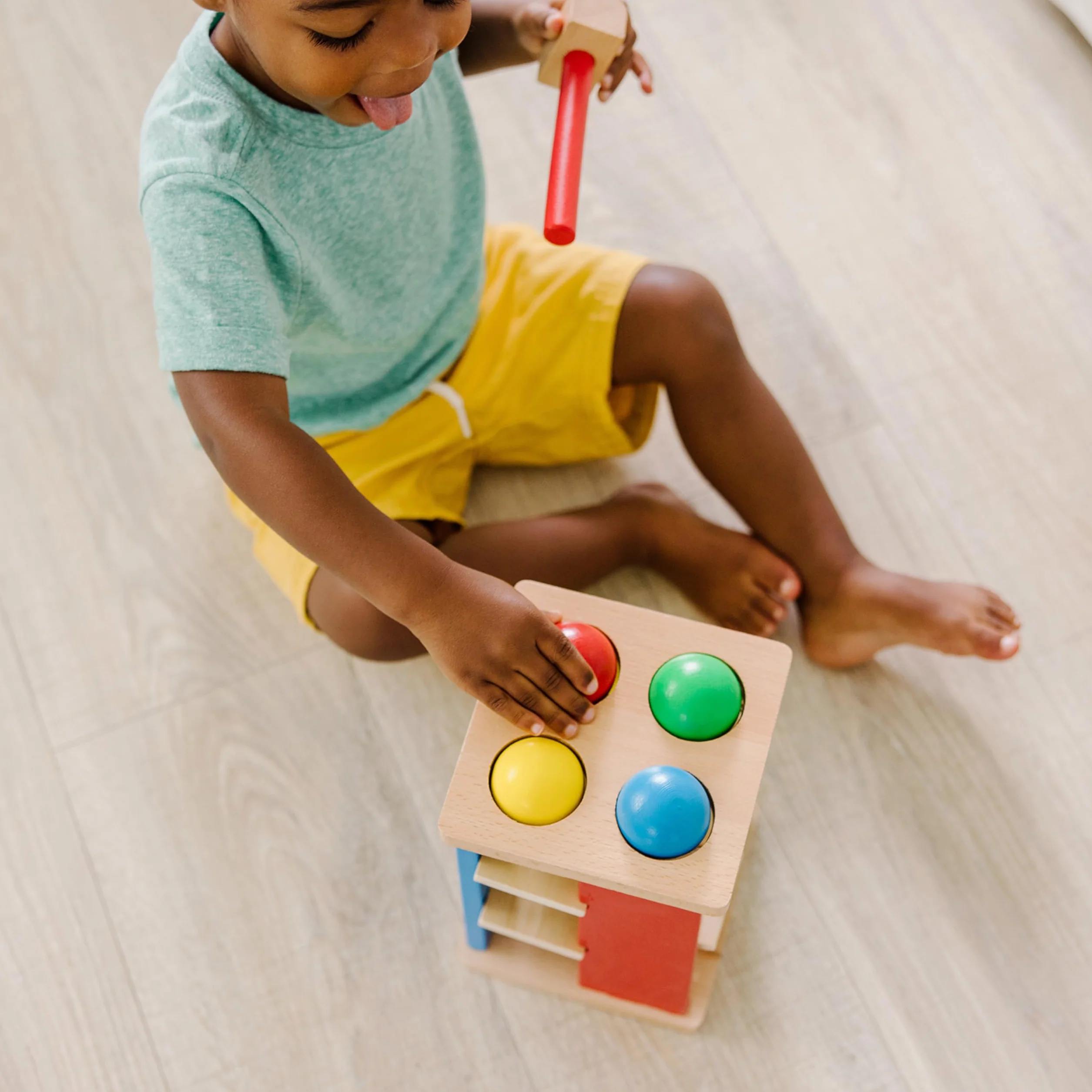 Melissa & Doug – wieża do wbijania i toczenia | zabawka rozwojowa | motoryka | rozwiązywanie problemów | 3+ | prezent dla chłopca lub dziewczynki