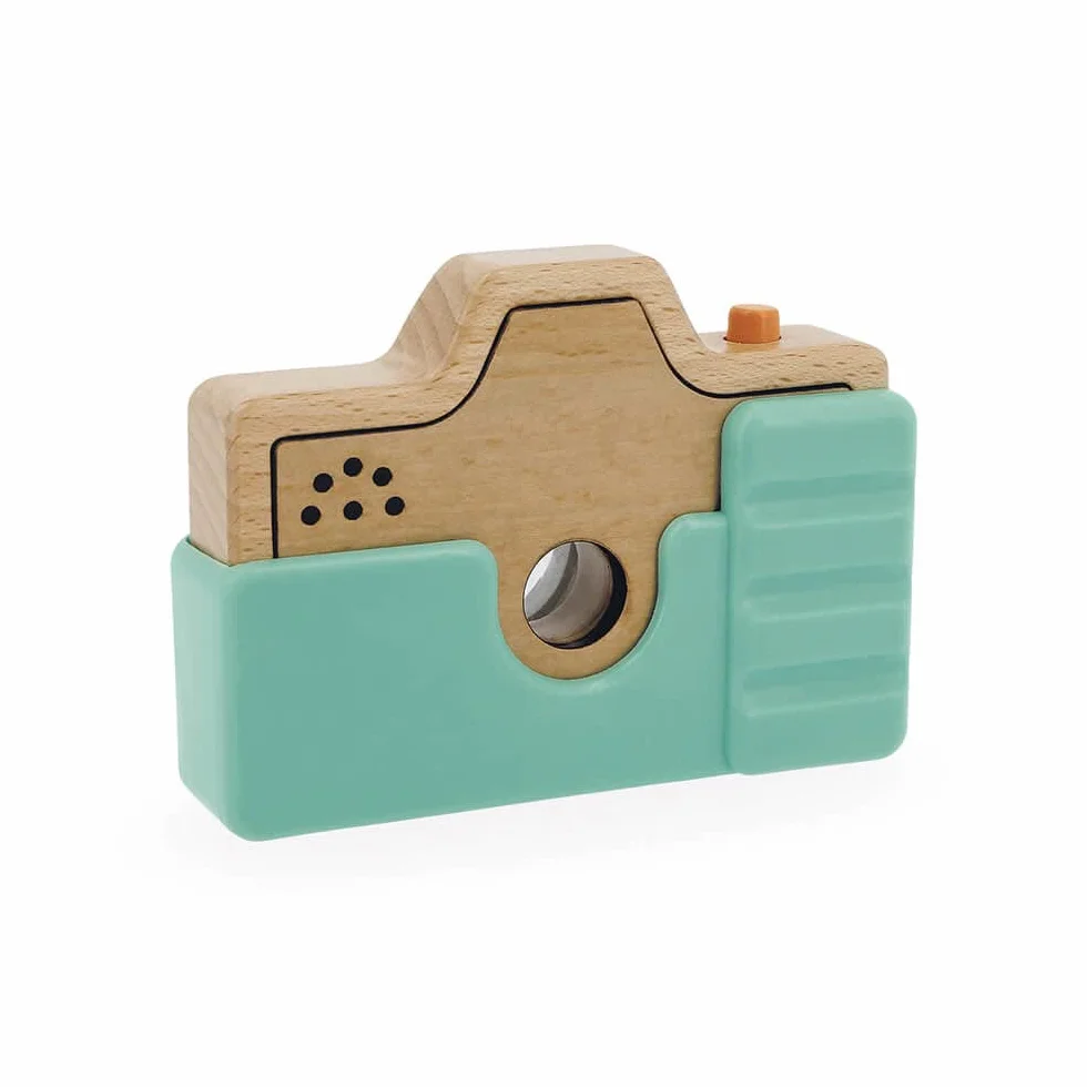 Janod - First Age Camera - Drewniana zabawka imitująca - Dźwięk i oświetlenie, zabawka pobudzająca zmysł i umiejętności motoryczne - silikonowa powłoka - farba wodna - od 18 miesięcy, J05381