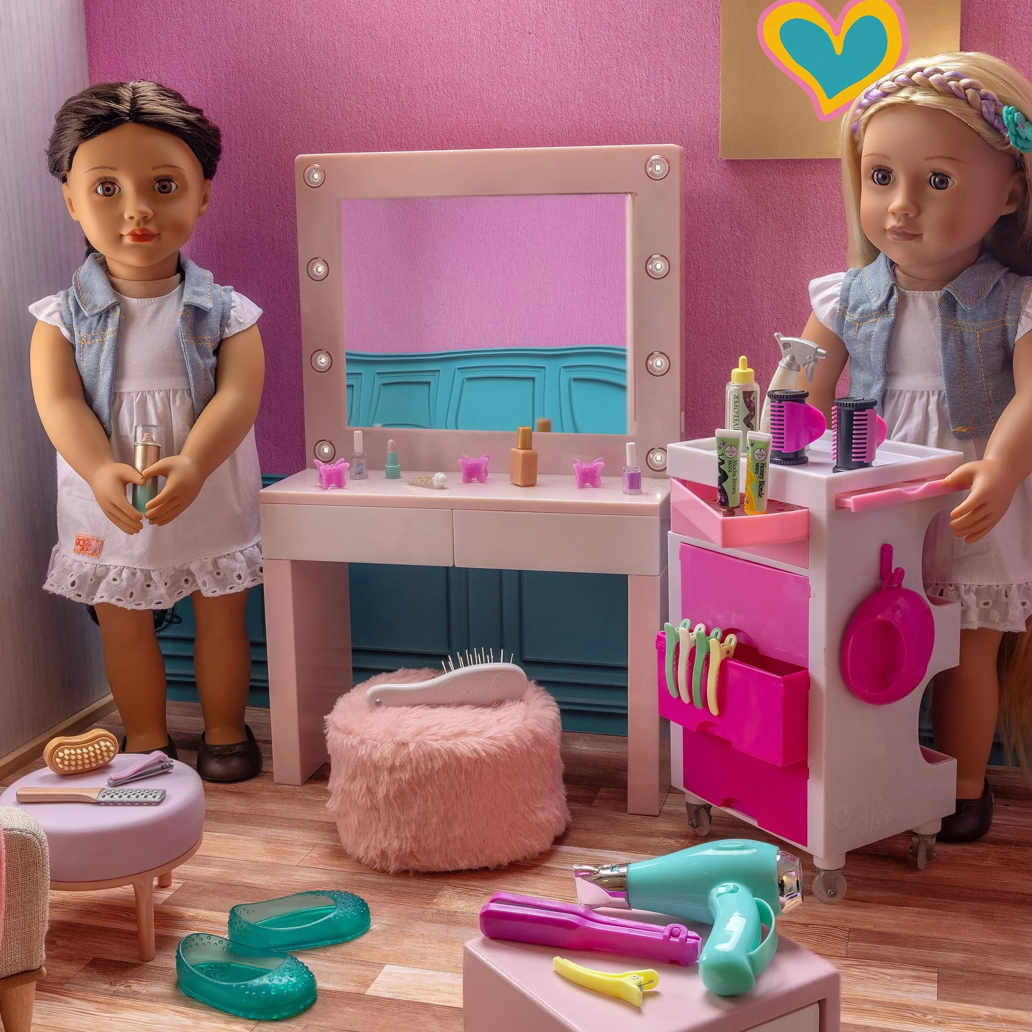 Our Generation Pink Vanity Table Playset – Light-up Mirror – Pretend Makeup & Styling Items – 45 cm Doll Accessories – Toys for Kids Ages 3 & Up – Glam & Glow Vanity Set