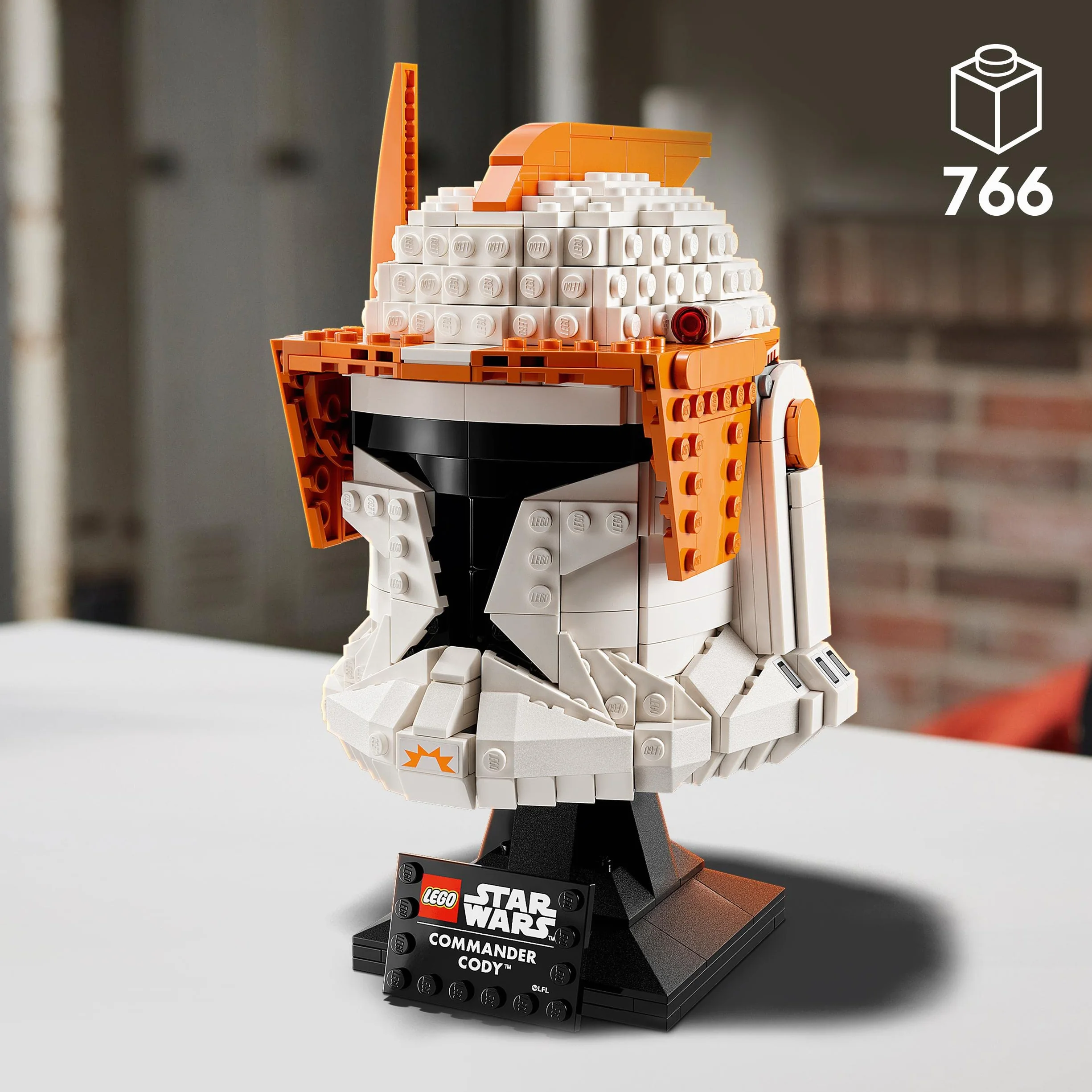 LEGO 75350 Star Wars Hełm Dowódcy Klonów Cody’ego, Kolekcjonerski Zestaw dla Dorosłych, Pamiątkowy Model, Gwiezdne Wojny: Wojny Klonów, Prezent Świąteczny i Dekoracja do Domu