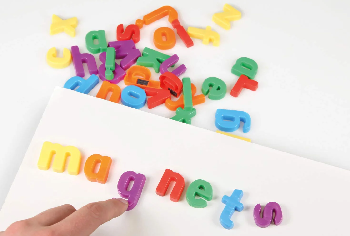 Lena 65746 magnesy małe litery, ok. 3 cm, 36 sztuk, wielokolorowe, jeden rozmiar