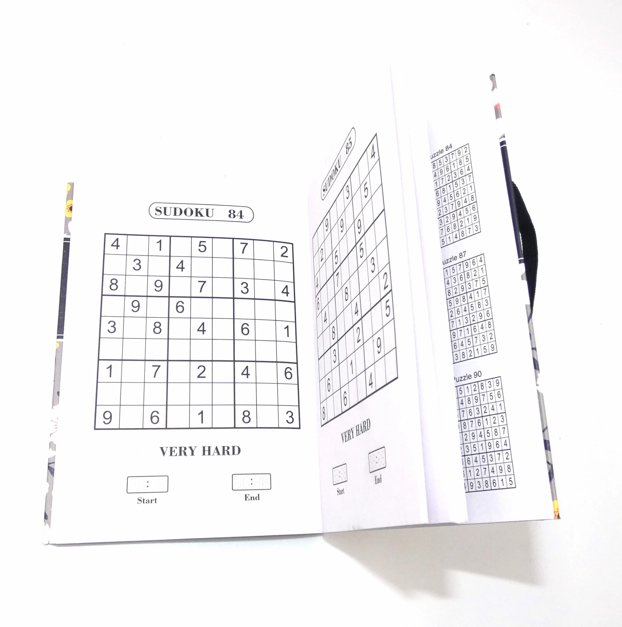 Notes A6 Pocket Floral Sudoku, Format 15 x 10,5 cm z gumką, Książka z grami słownymi, Miłośnicy łamigłówek, Pasjonaci wyzwań intelektualnych, dla koncentracji i pamięci
