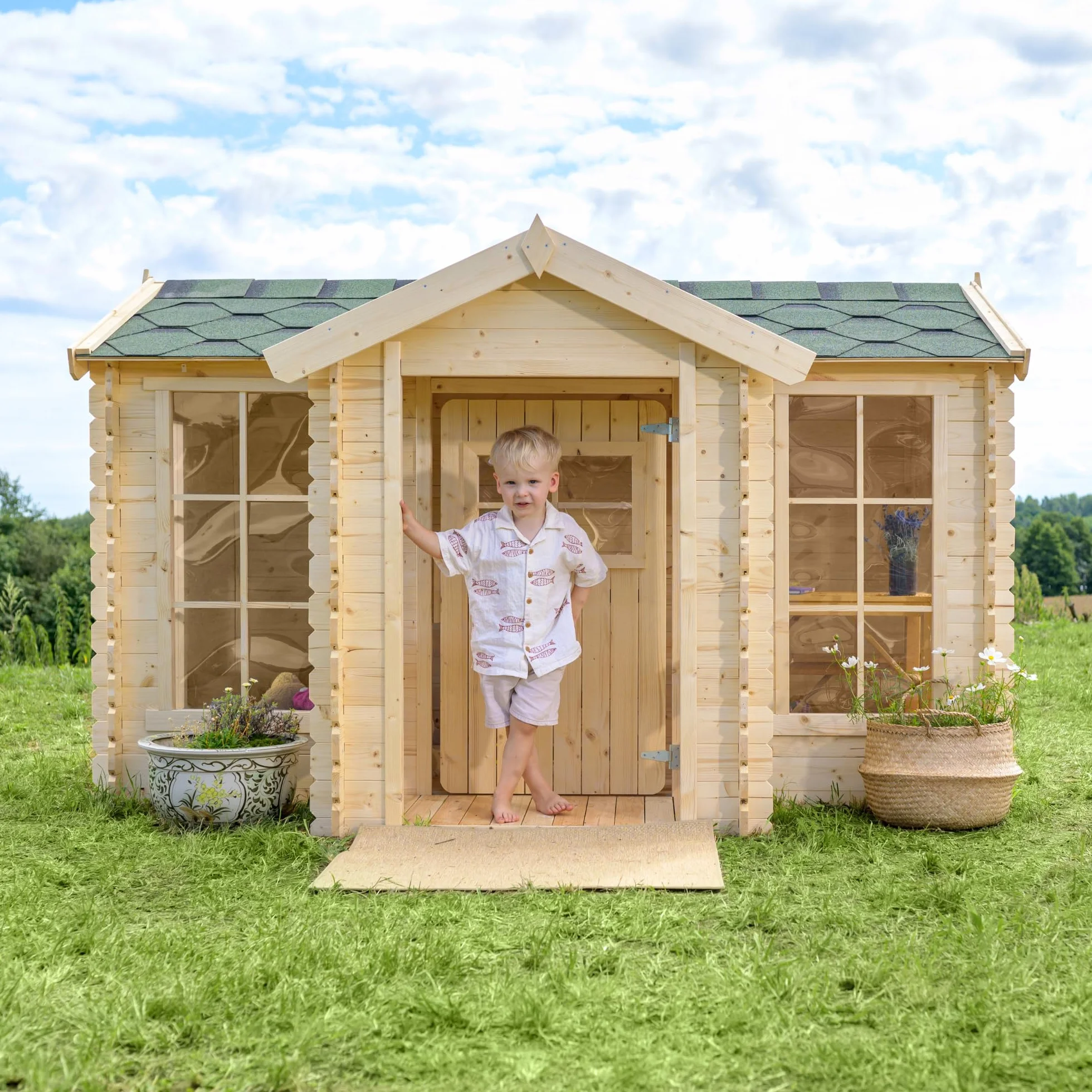 Timbela Domek do zabawy z drewna – domek do zabawy na świeżym powietrzu dla dzieci – szer. 241 x gł. 178 x wys. 151 cm / 2,63 m2 domek ogrodowy do zabawy z werandą – domek ogrodowy dla dzieci M520