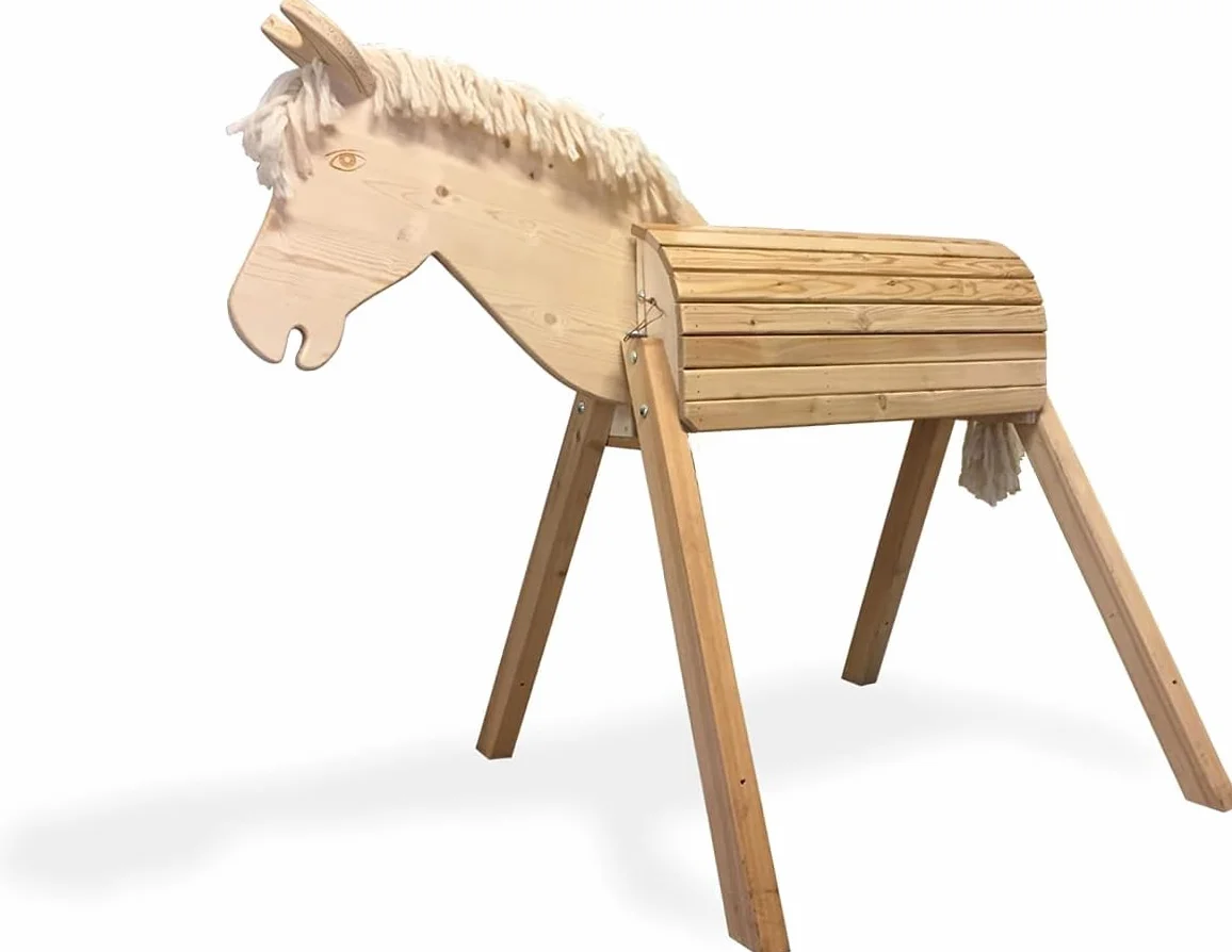 Garden horse “Sandy”